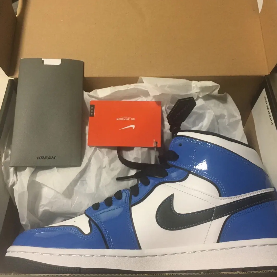 Jordan 1 Mid SE Signal Blue 착용 스타일