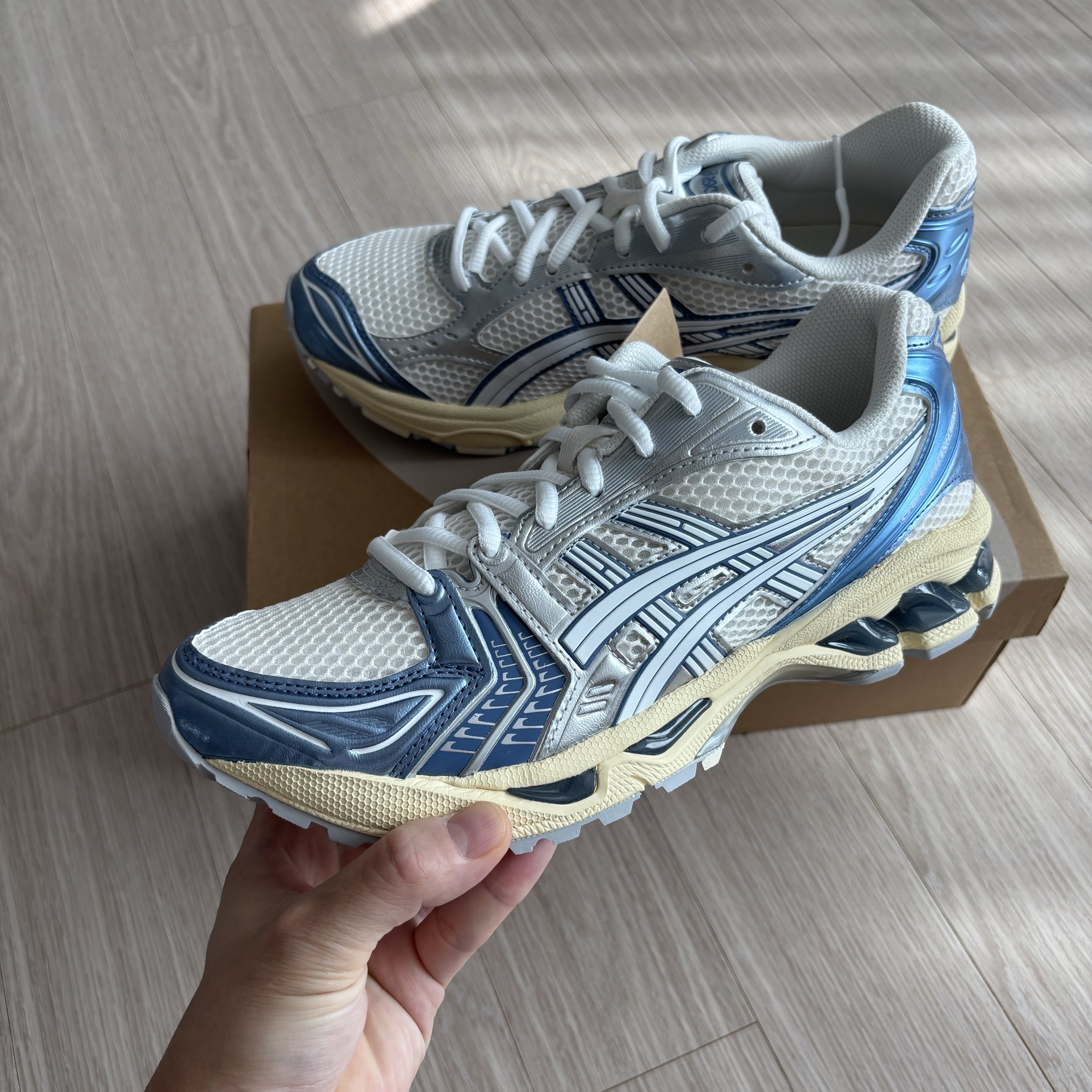 Asics Gel-Kayano 14 Metallic Blue 착용 스타일 - 3