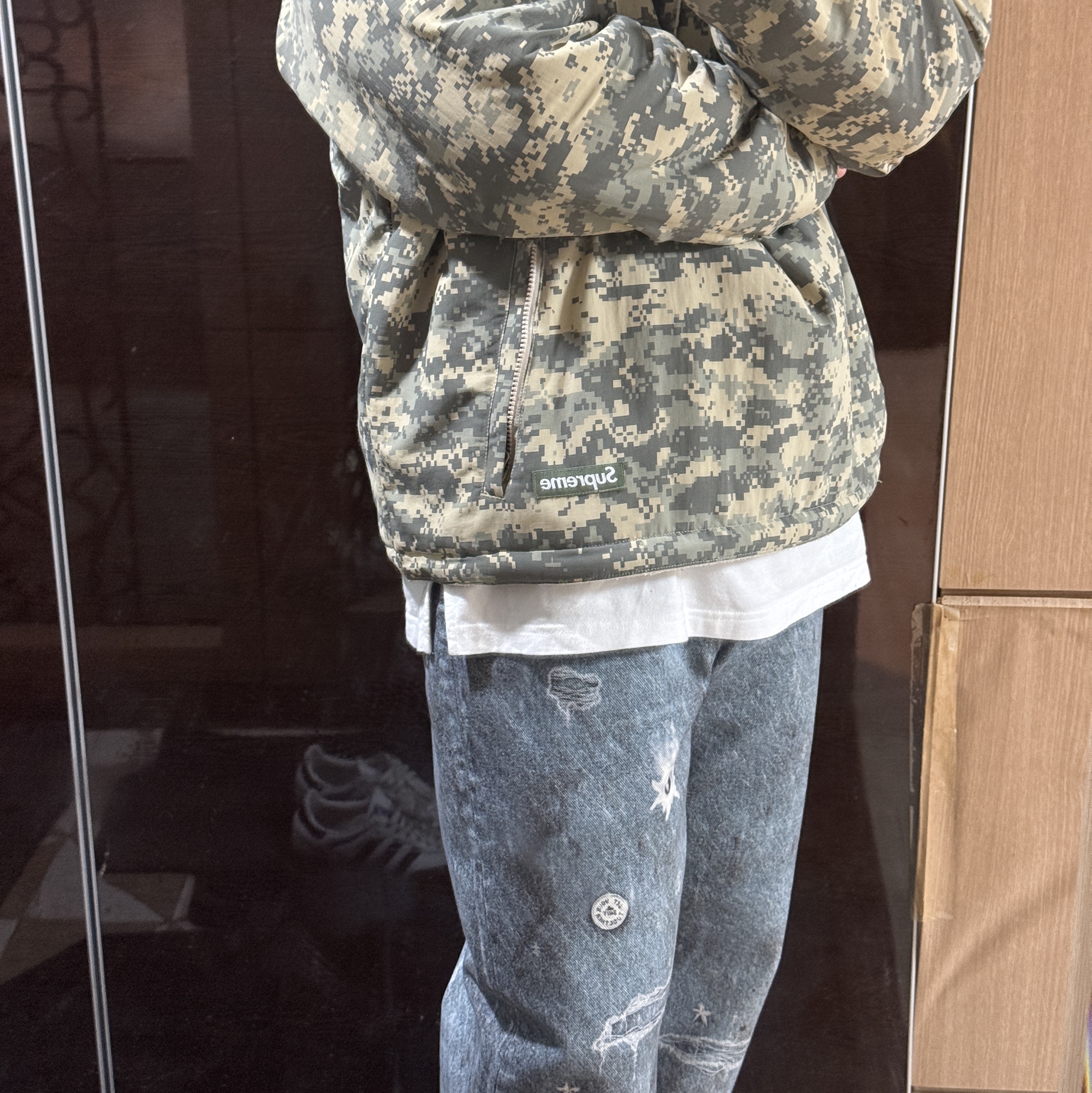 Supreme HJR Trompe L'oeil Loose Fit Jean Blue - 24FW, Supreme Polartec Shearling Reversible Pullover Natural - 23FW 착용 스타일