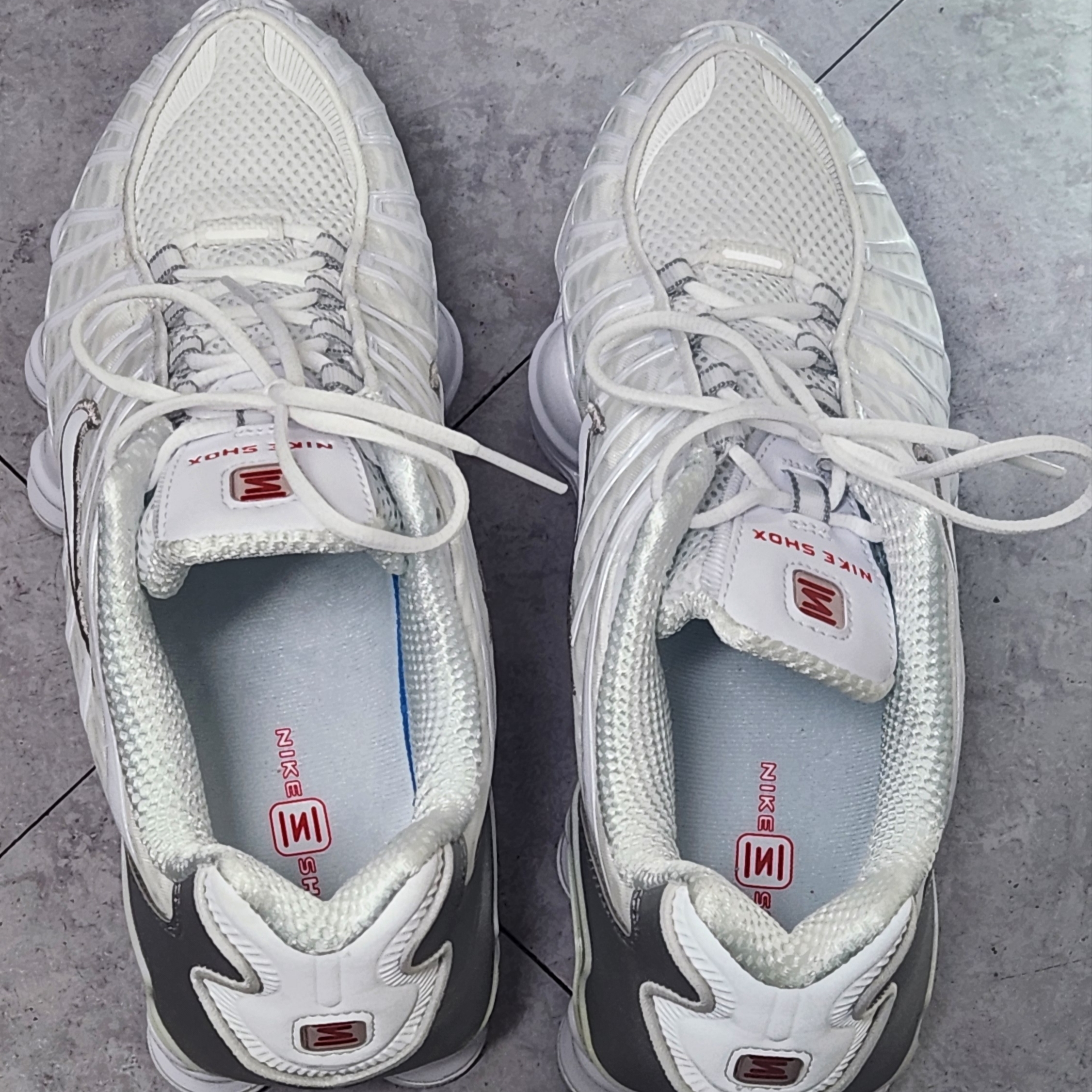 (W) Nike Shox TL White and Max Orange 착용 스타일