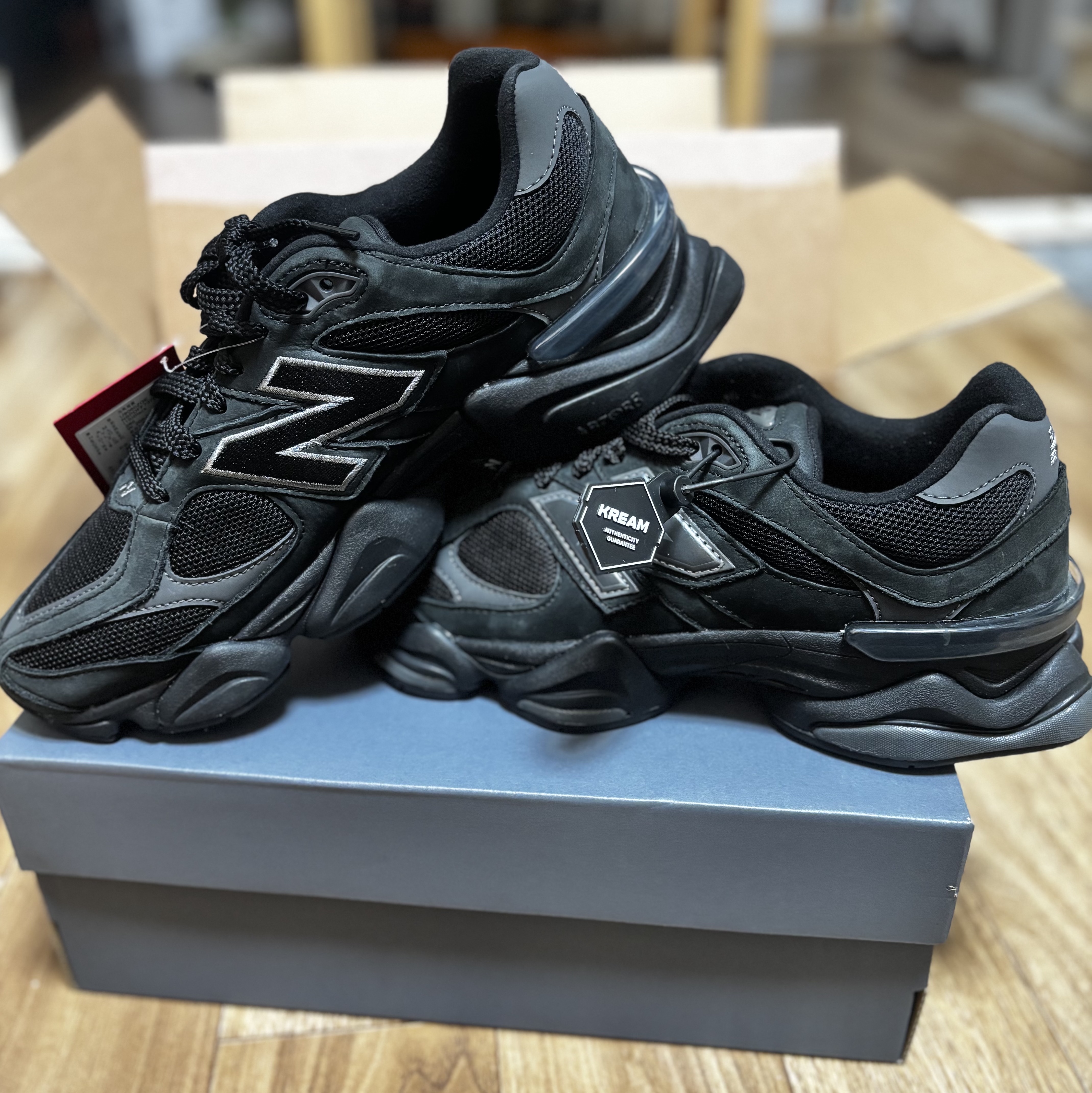 New Balance 9060 Black 착용 스타일