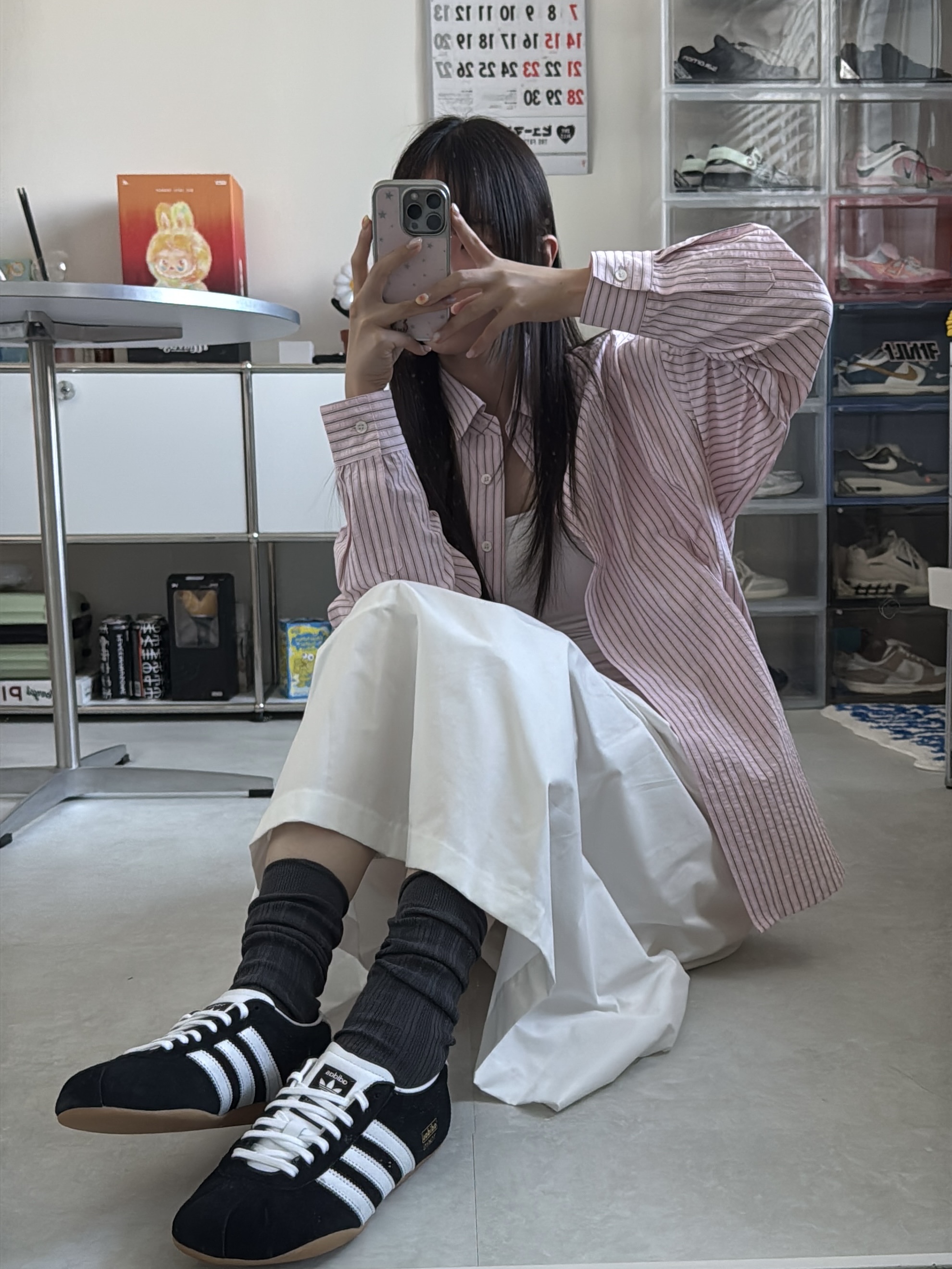 (W) Adidas Tokyo Core Black Cloud White 착용 스타일