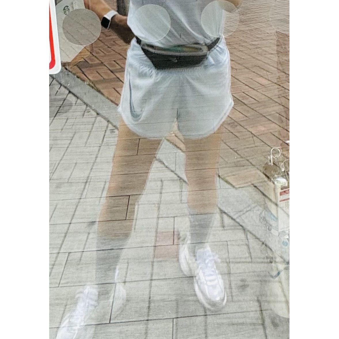 Nike V2K Run Metallic Silver White 착용 스타일