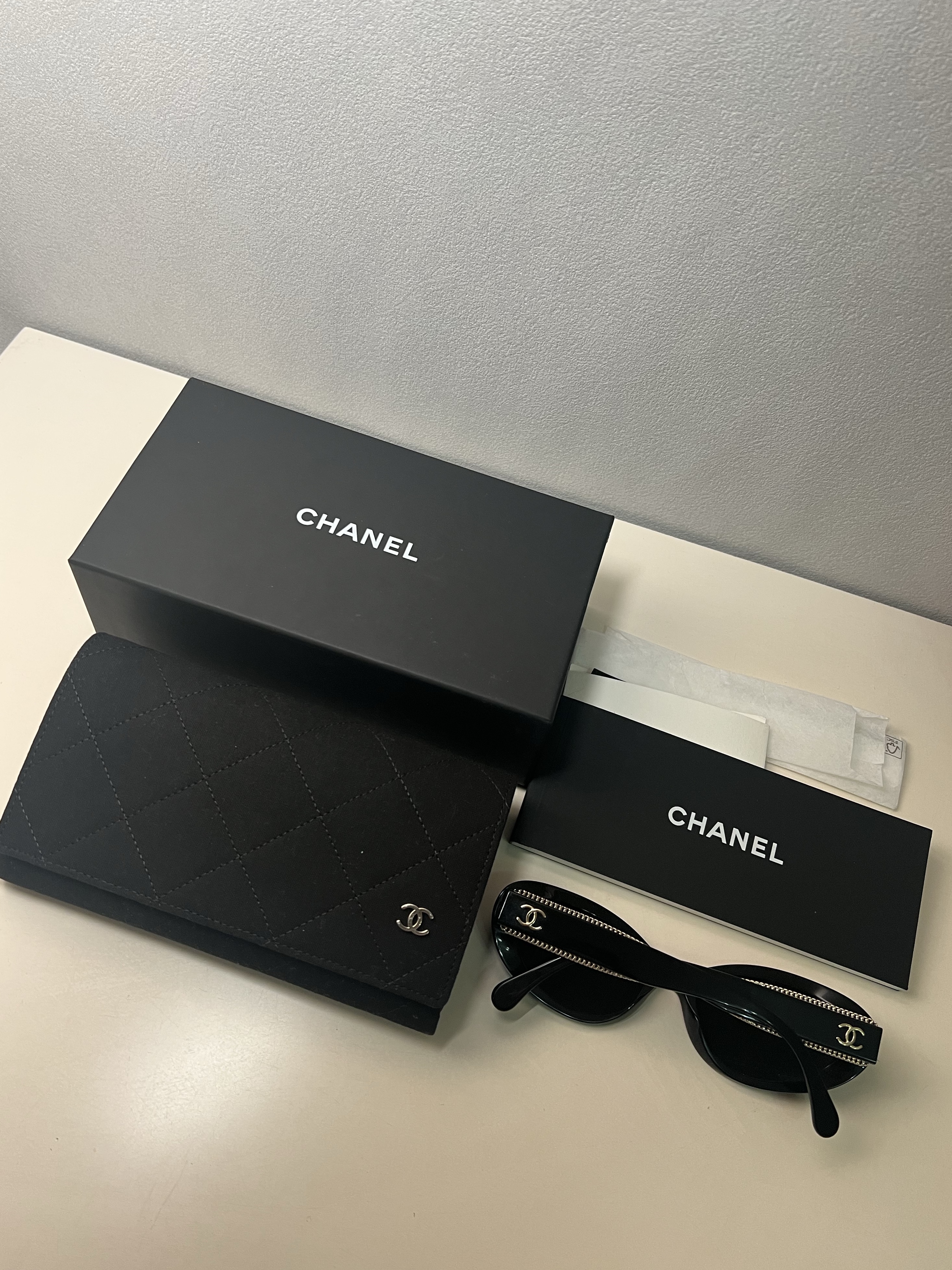 Supreme Hav-A-Hank Bandanas Multicolor (Set of 3) - 24SS, Chanel Cat Eye Sunglasses Acetate Calfskin & Black 착용 스타일 - 7