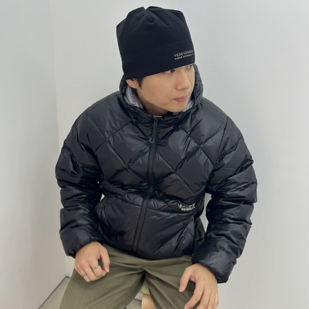 YESEYESEE® x HIKER WORKSHOP® Beanie Black, YESEYESEE Wafer Goose Down Jacket Black 착용 스타일 - 3