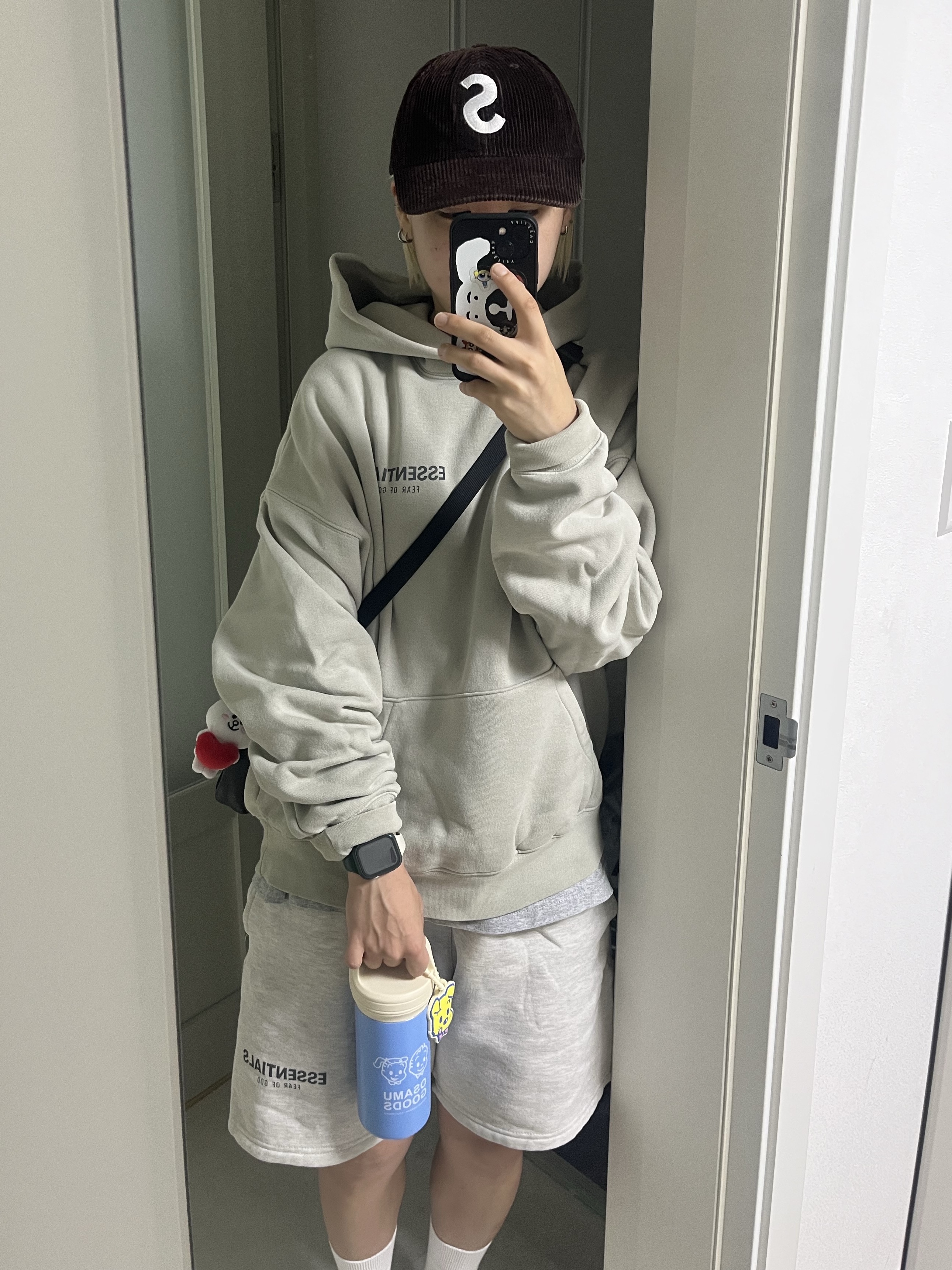 (Kids) Essentials Pull-Over Hoodie Pistachio - 21FW, Essentials Fleece Shorts Heather Oatmeal - 20FW 착용 스타일