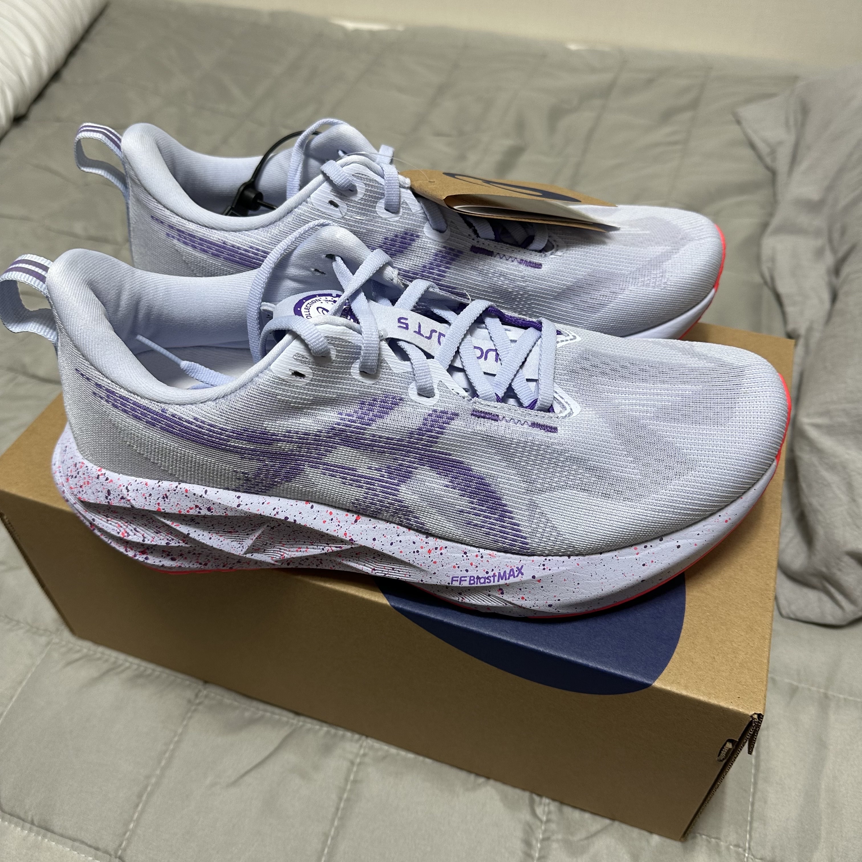 Asics Novablast 5 Tokyo Blue Fade Edo Purple 착용 스타일 - 1