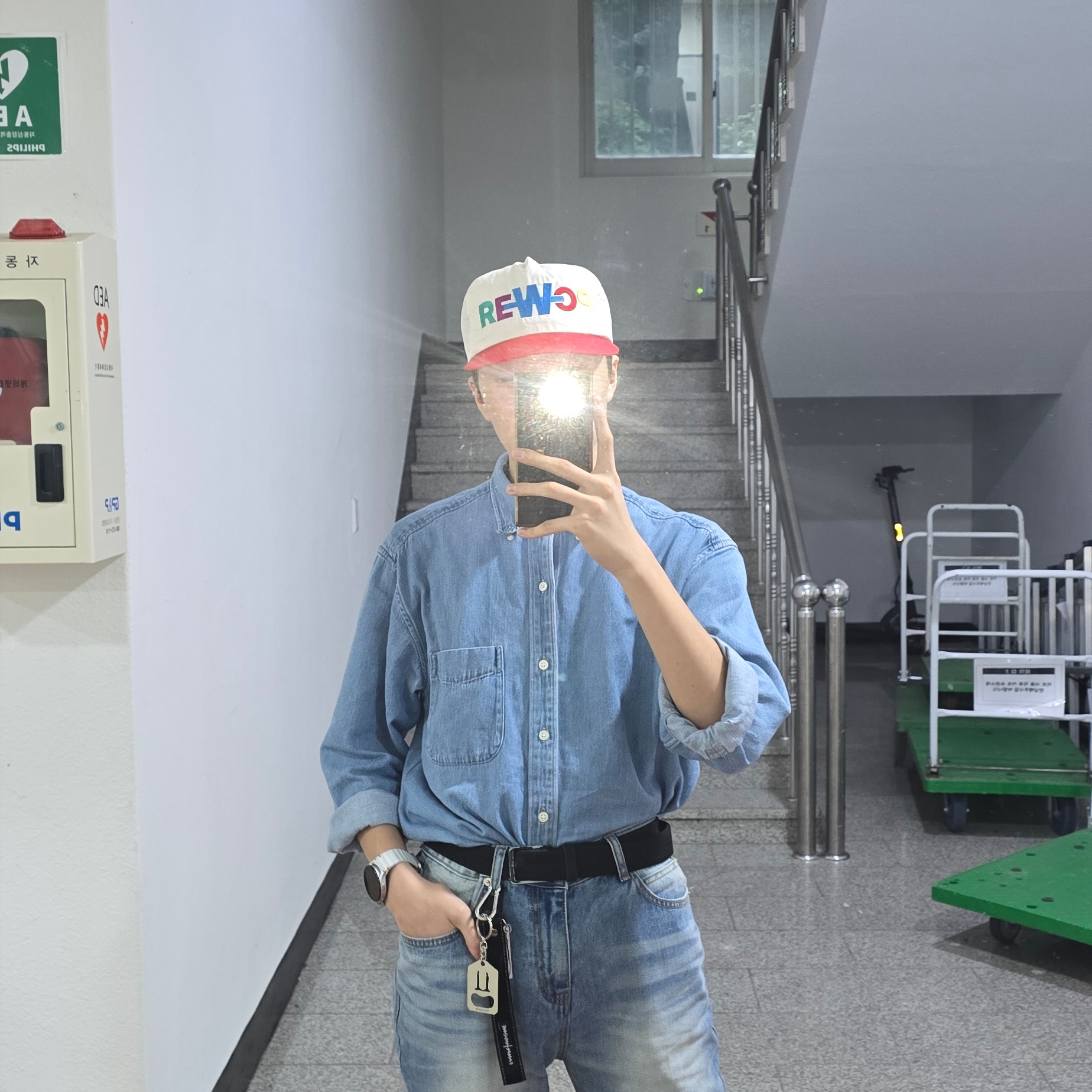 G-DRAGON Power Ball Cap White, G-DRAGON Ubermensch Metal Keyring 착용 스타일