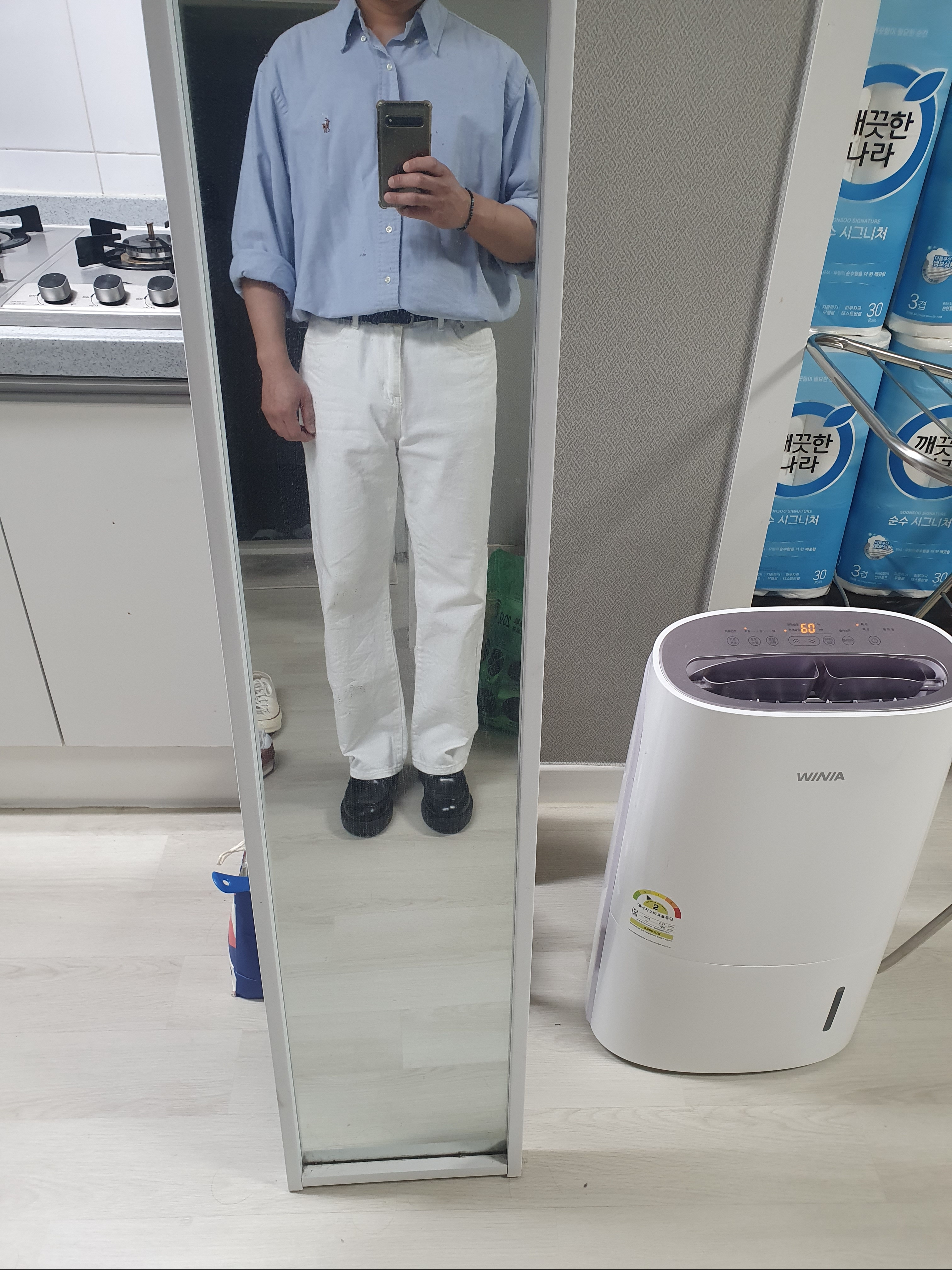 Prada Chocolate Brushed Leather Loafers Black 착용 스타일 - 1