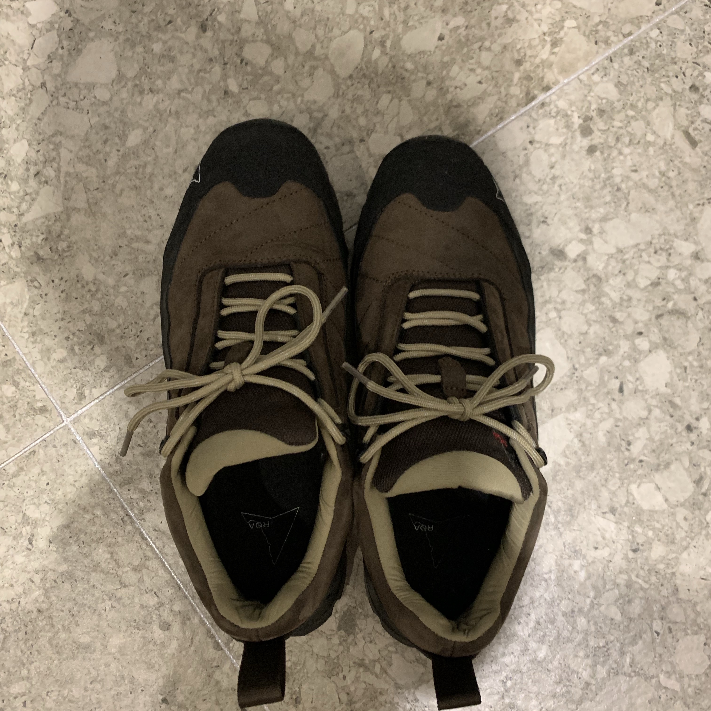 Roa Hiking Katharina Brown Black 착용 스타일