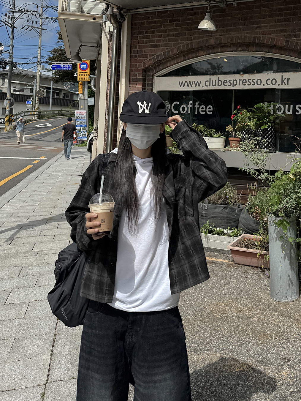 Aoiro 6-Panel Bone A/N Cap Black, Oakley Light Breathe Triple Black 착용 스타일 - 4