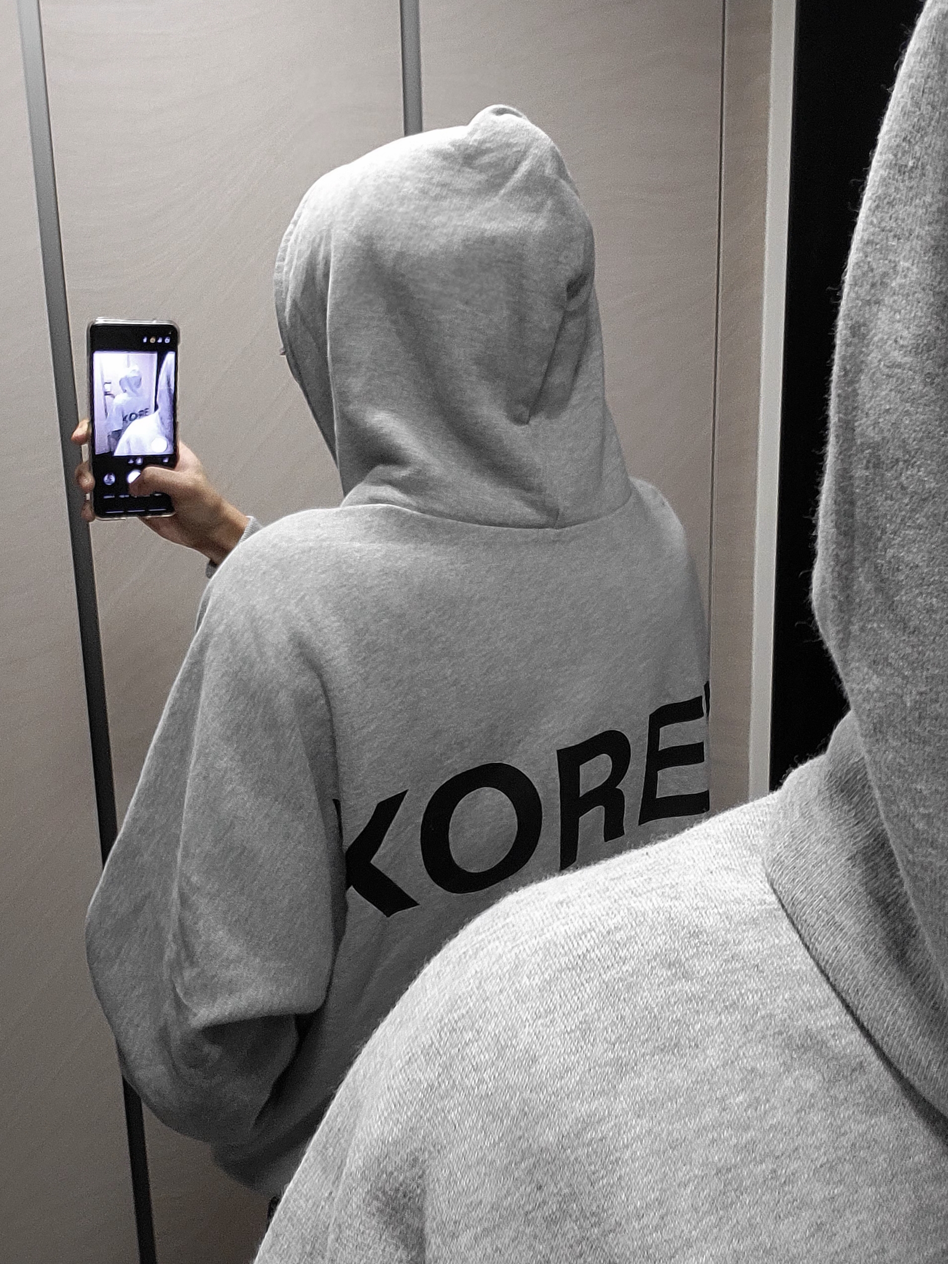 Yeezy HD-10 Grey - Korea Limited 착용 스타일 - 1