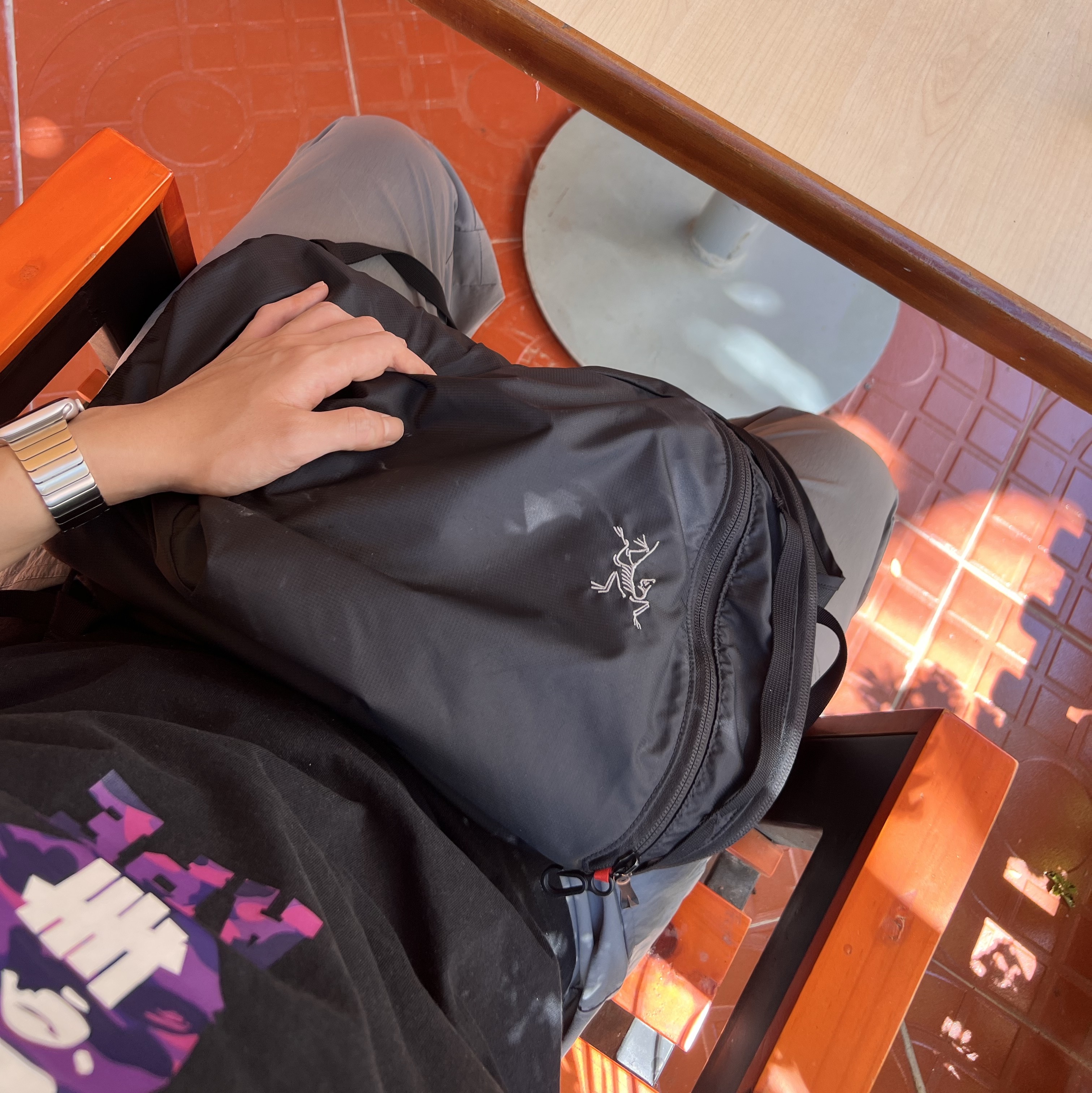 Arc'teryx Heliad 15 Backpack Black 착용 스타일