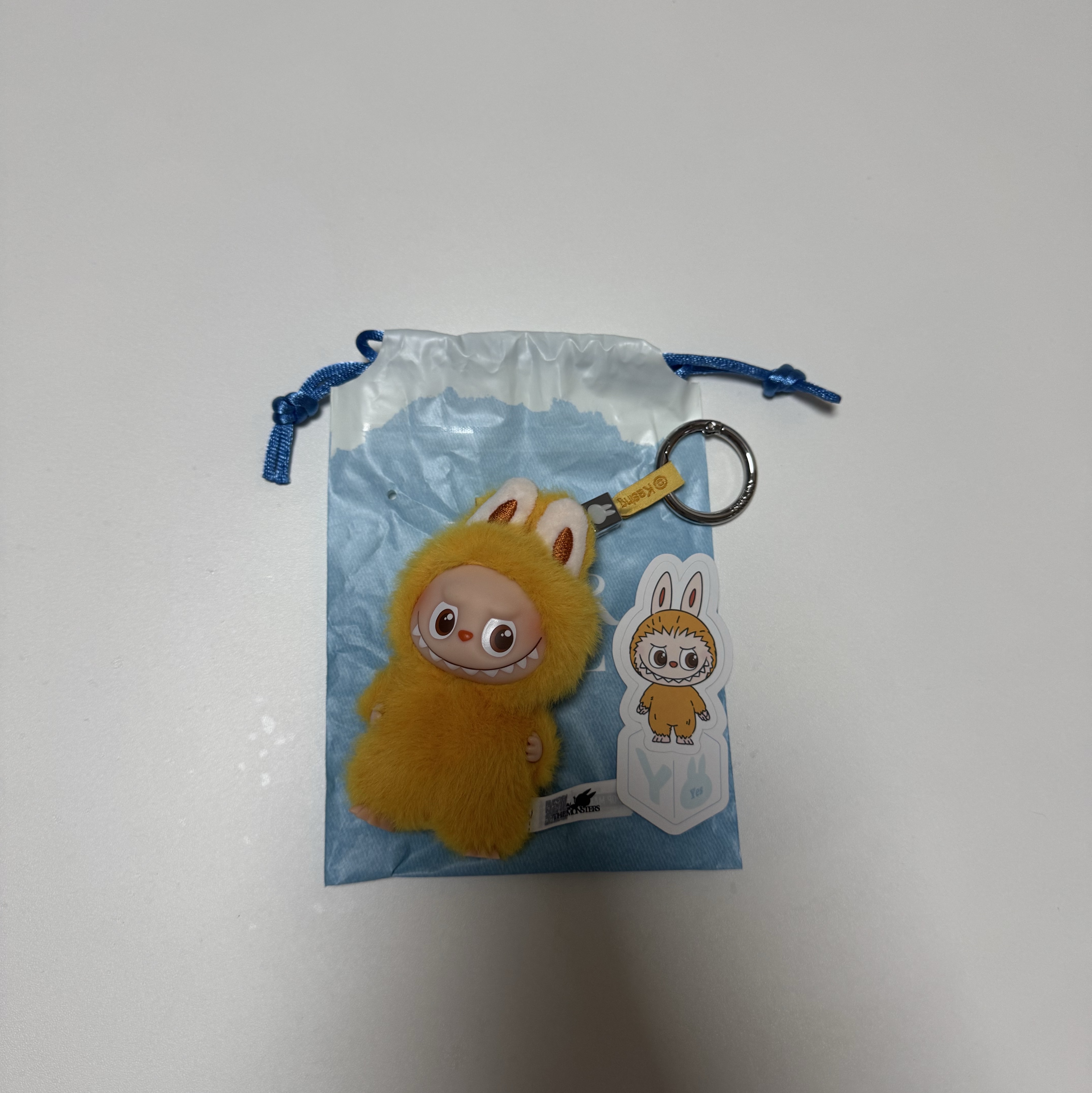 Pop Mart Labubu The Monsters Pin For Love Series Vinyl Plush Pendant (N-Z) Y (Opened Case) 착용 스타일 - 1