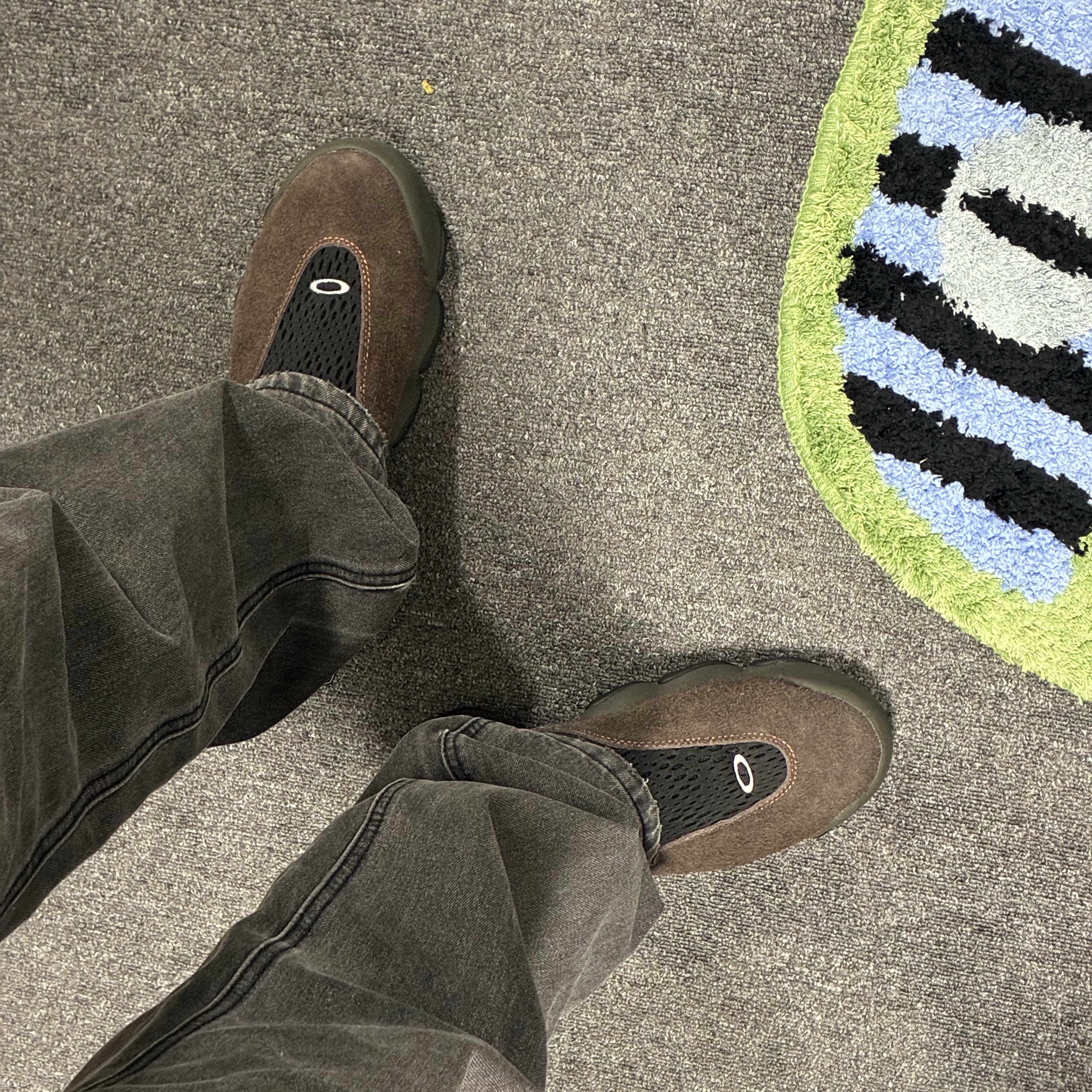 Oakley Factory Team x Brain Dead Suede Flesh Java 착용 스타일 - 1