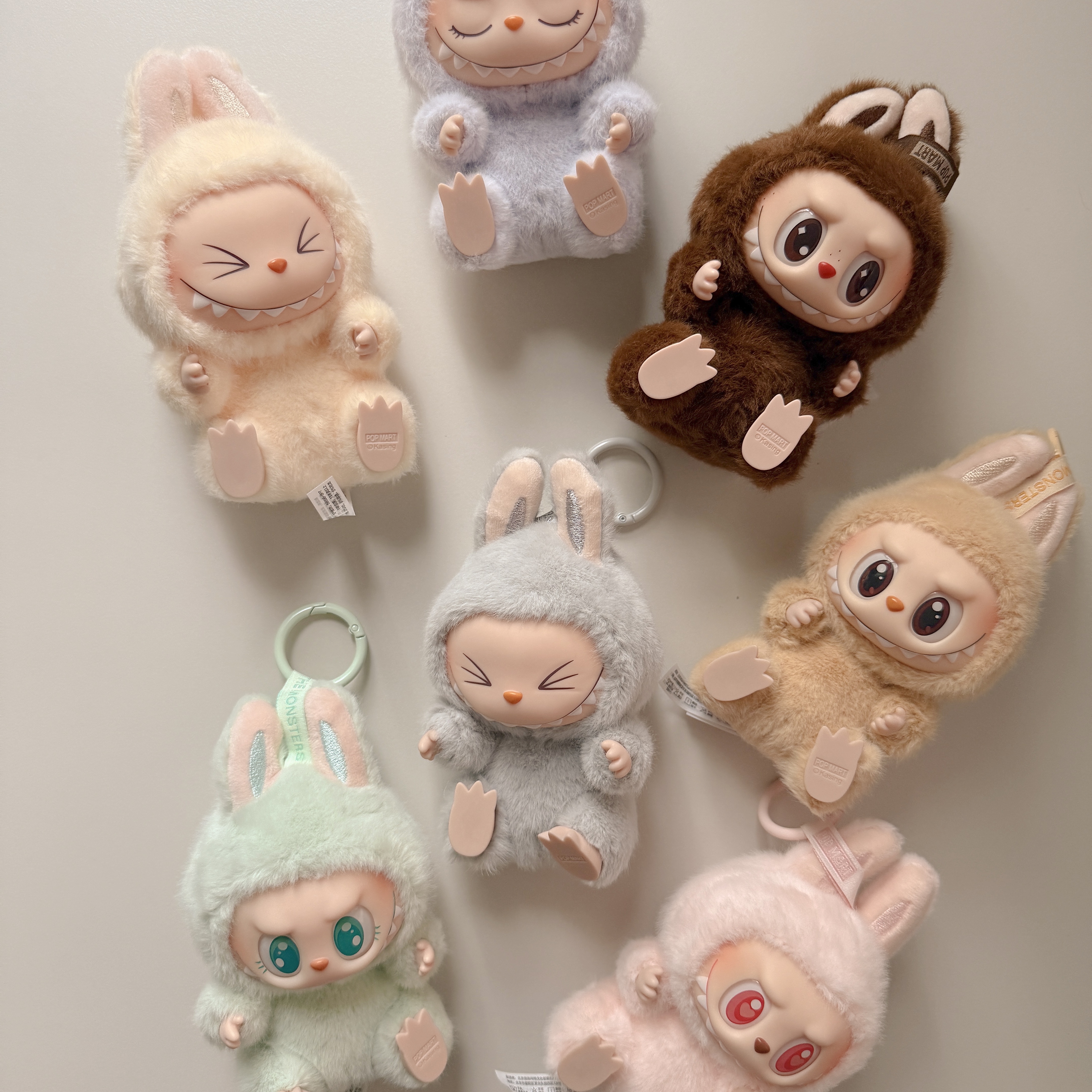 Pop Mart Labubu Let's Play Together Doll Series Sealed Case (6 Blind Boxes), Pop Mart Labubu Let's Play Together Doll Series Duoduo Keyring (Opened Case) 착용 스타일 - 1