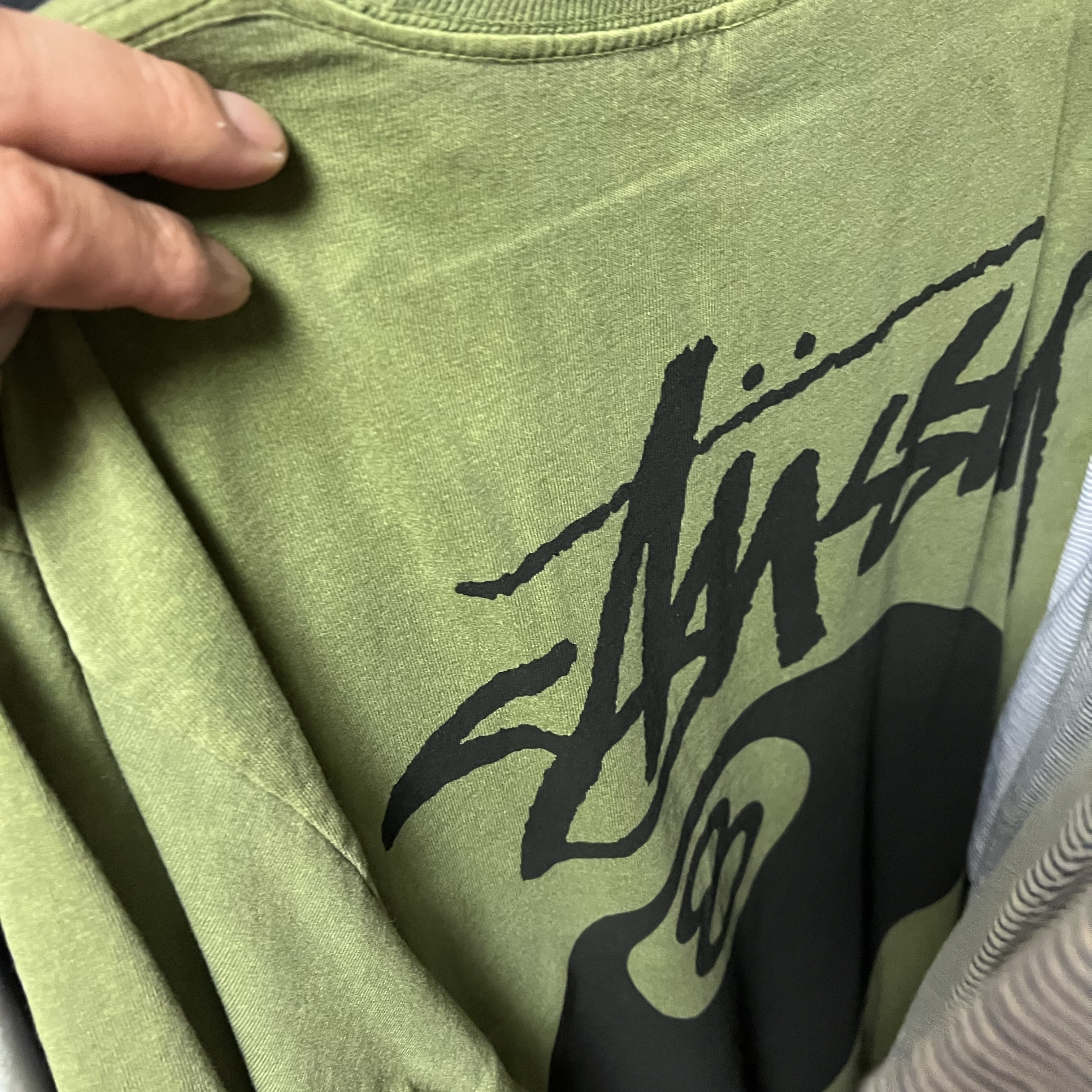 Stussy 8 Ball Pigment Dyed T-Shirt Olive 착용 스타일