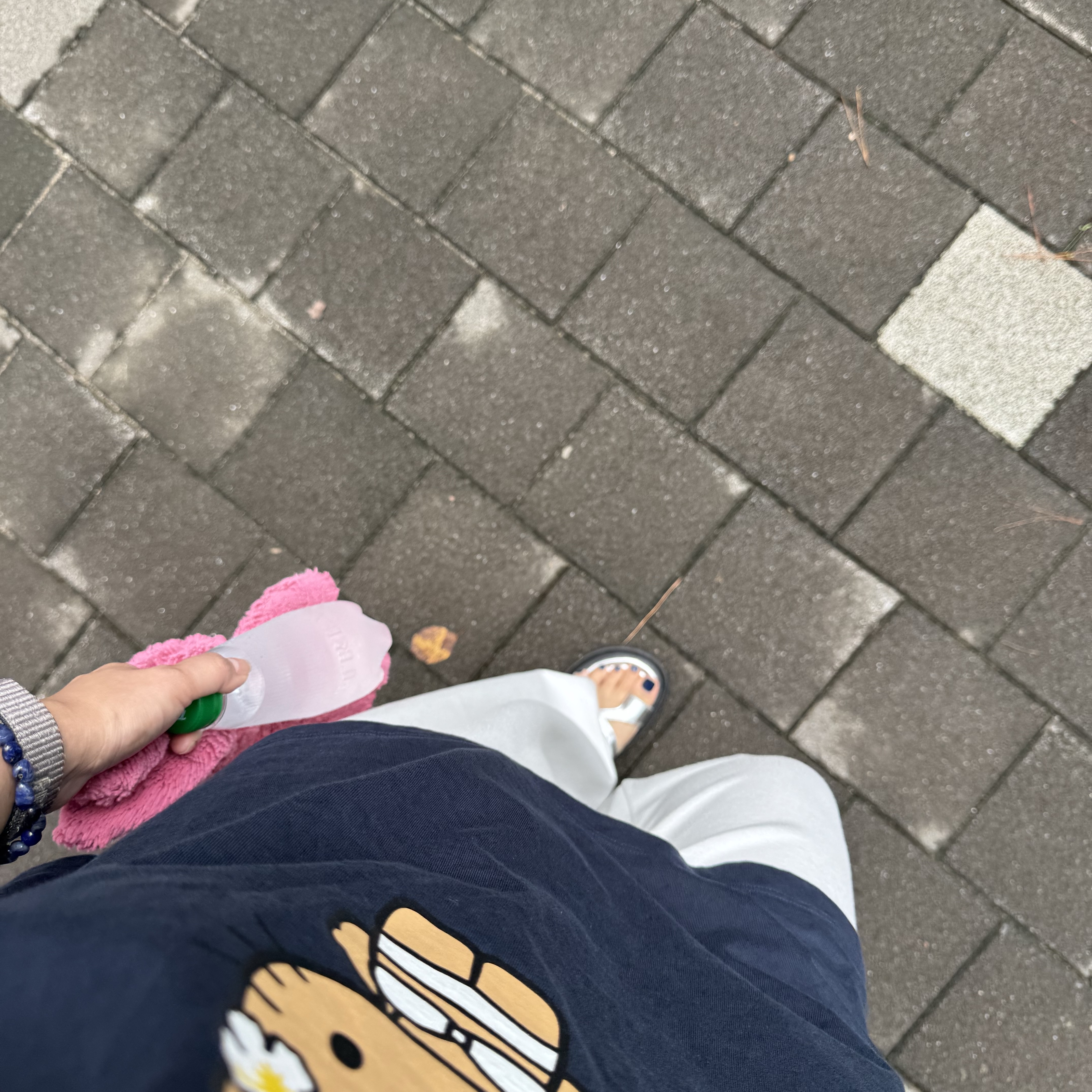Farven x Tanning Hello Kitty Bikini T-Shirt Navy 착용 스타일