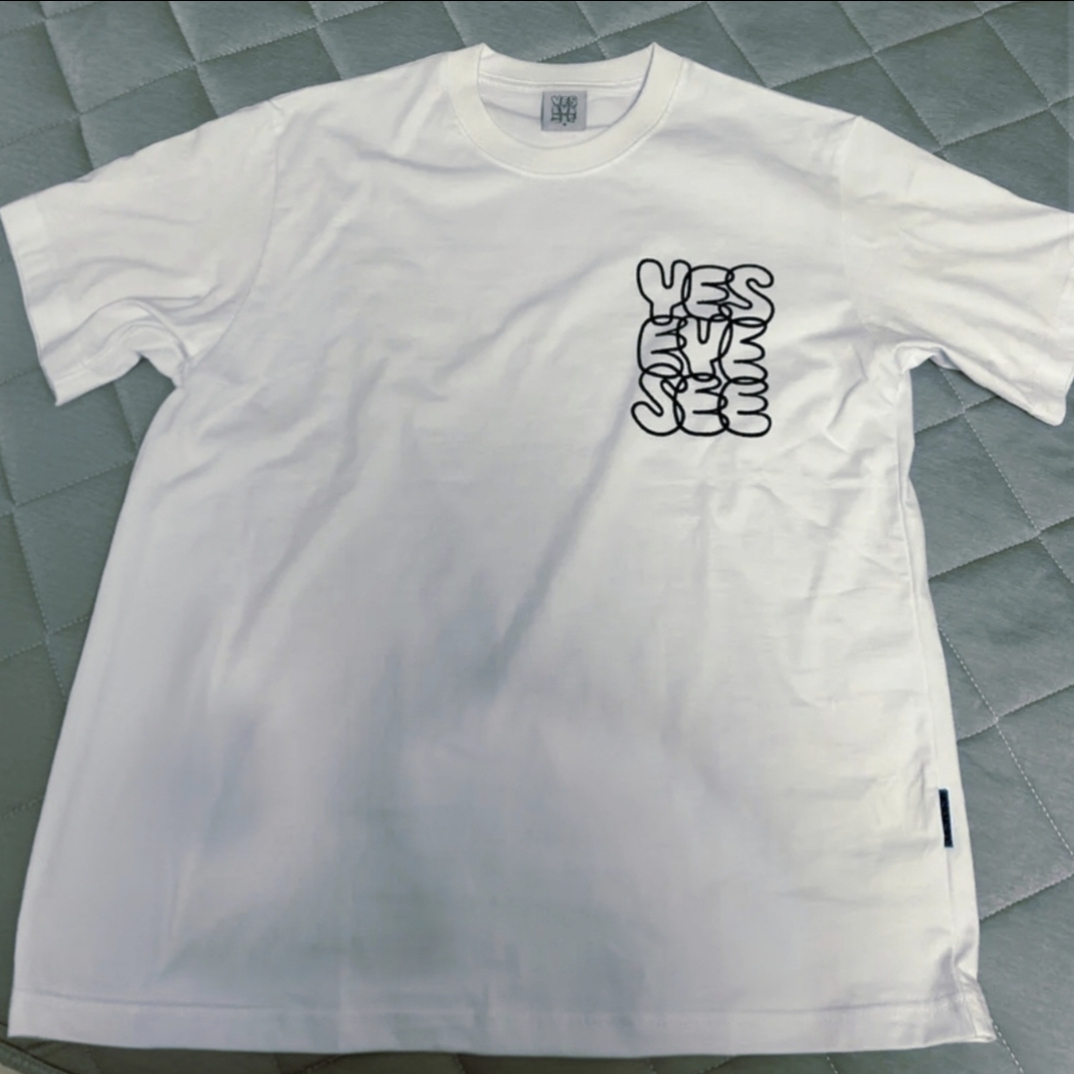 YESEYESEE C-Logo Tee White 착용 스타일