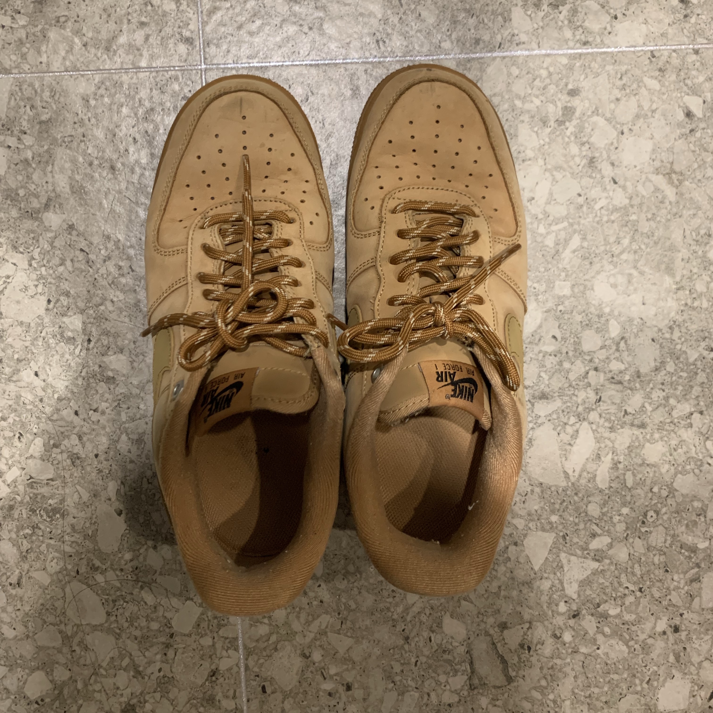 Nike Air Force 1 '07 WB Flax 착용 스타일