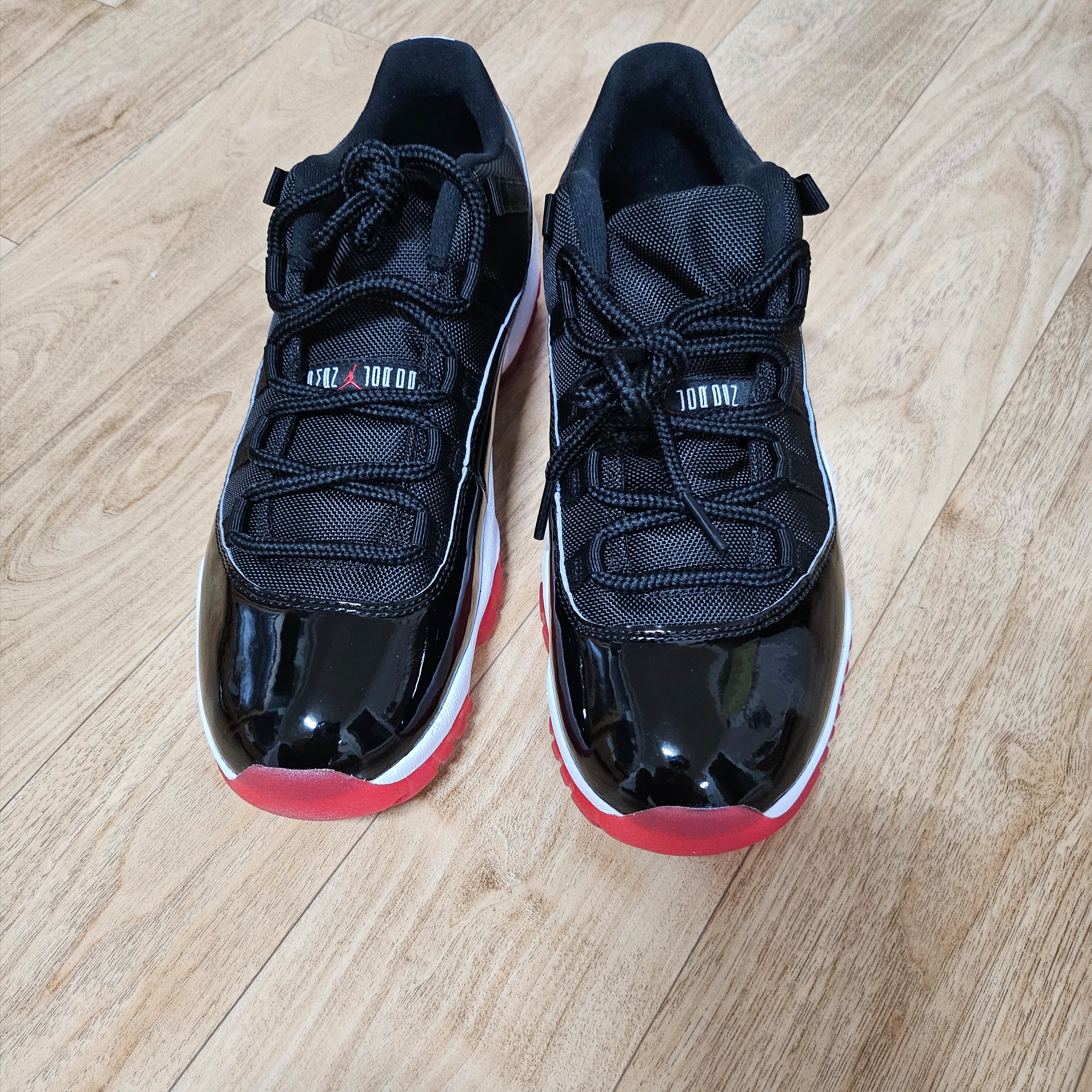 Jordan 11 Retro Low Bred 2025 착용 스타일 - 1