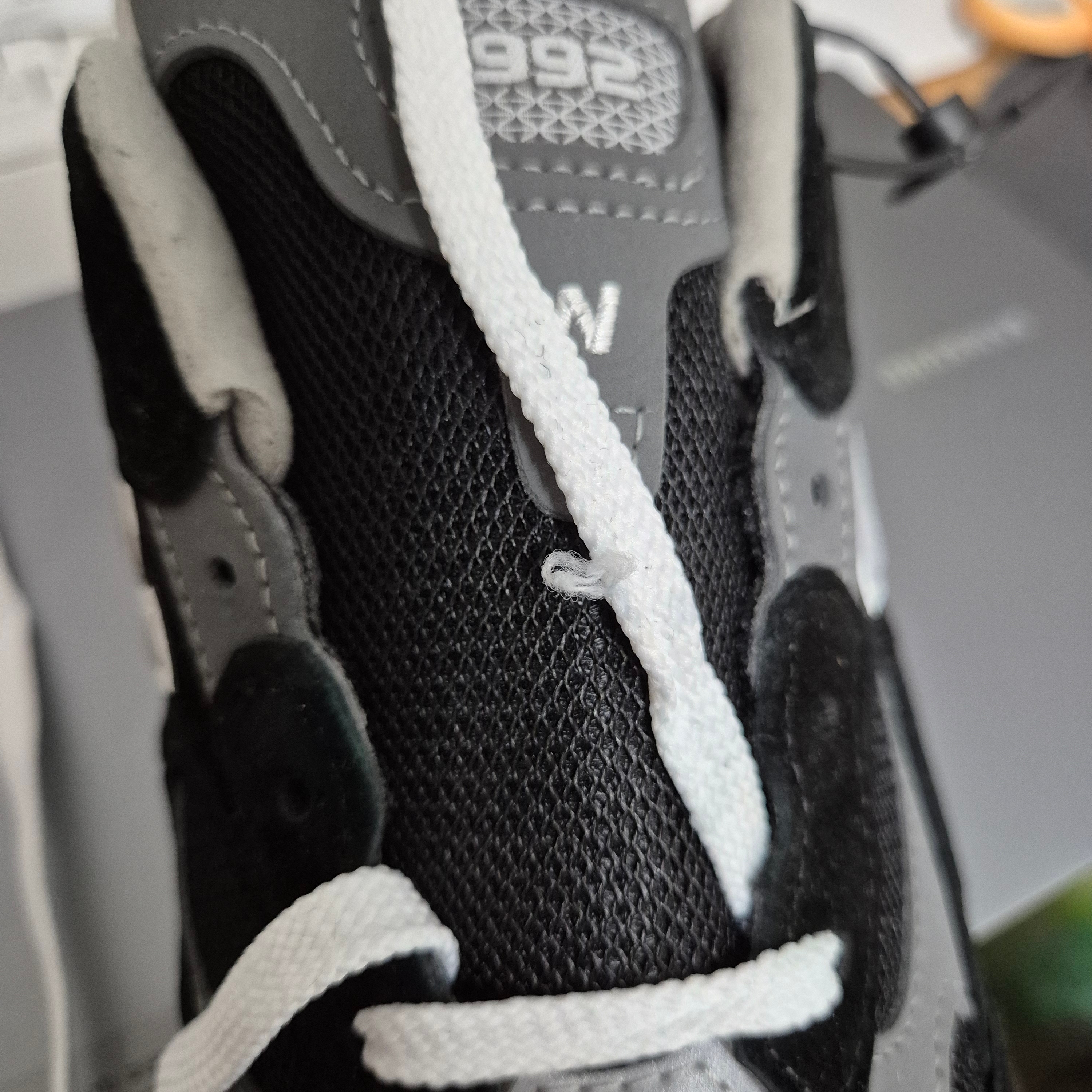 New Balance 992 Made in USA Core Black Grey 착용 스타일
