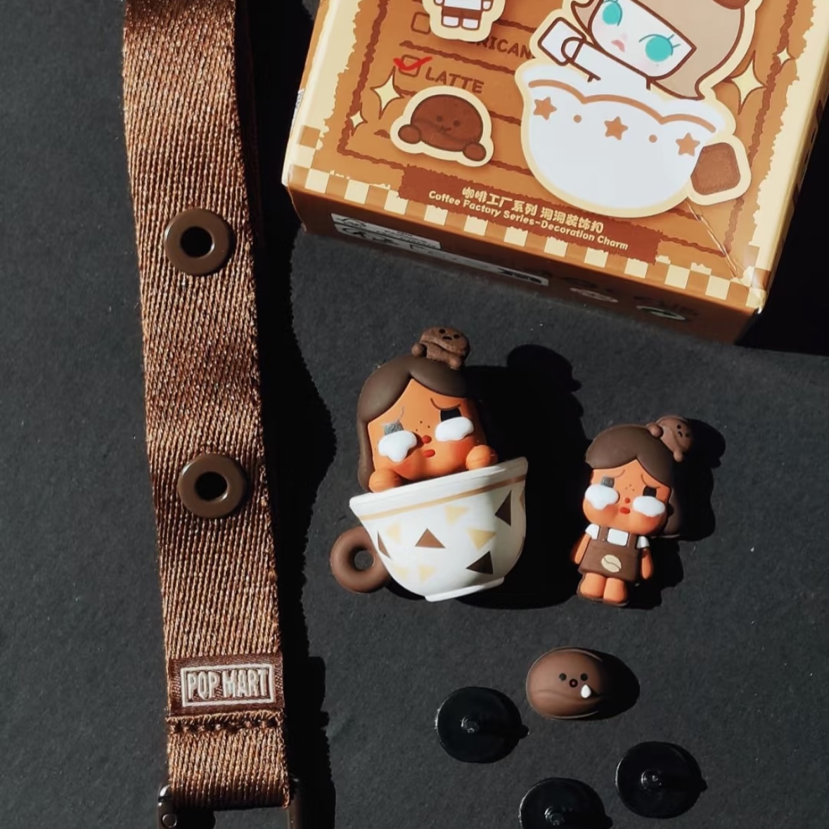 Pop Mart Pop Bean Coffee Factory Series Decoration Charm Sealed Case (1 Blind Box), Pop Mart Pop Bean Coffee Factory Series Decoration Charm Sealed Case (8 Blind Boxes) 착용 스타일
