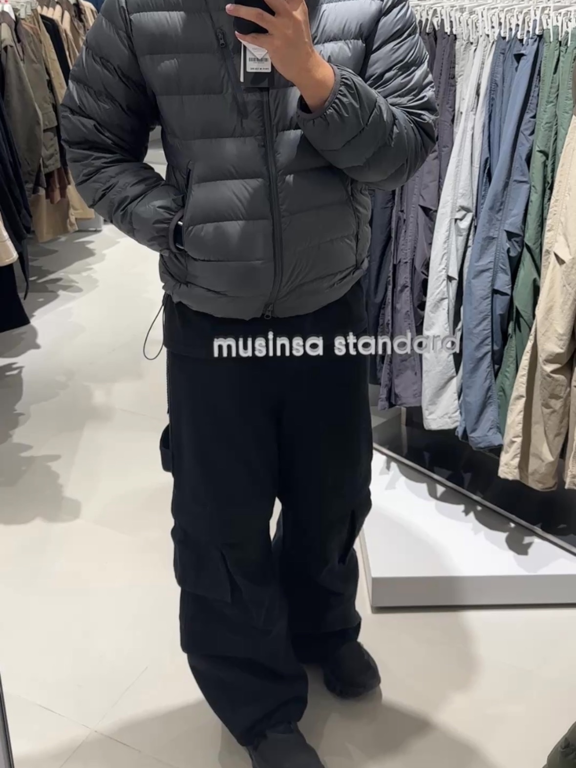 Musinsa Standard City Leisure Hooded Light Down Jacket Grey, Kamien Titan Baggy Pants Black 착용 스타일 - 1