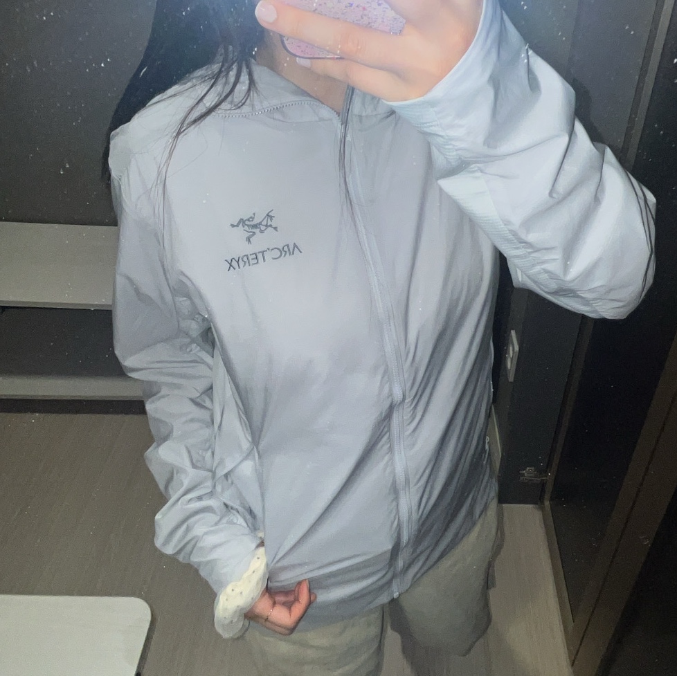 Arc'teryx Atom SL Hoody Solitude 착용 스타일