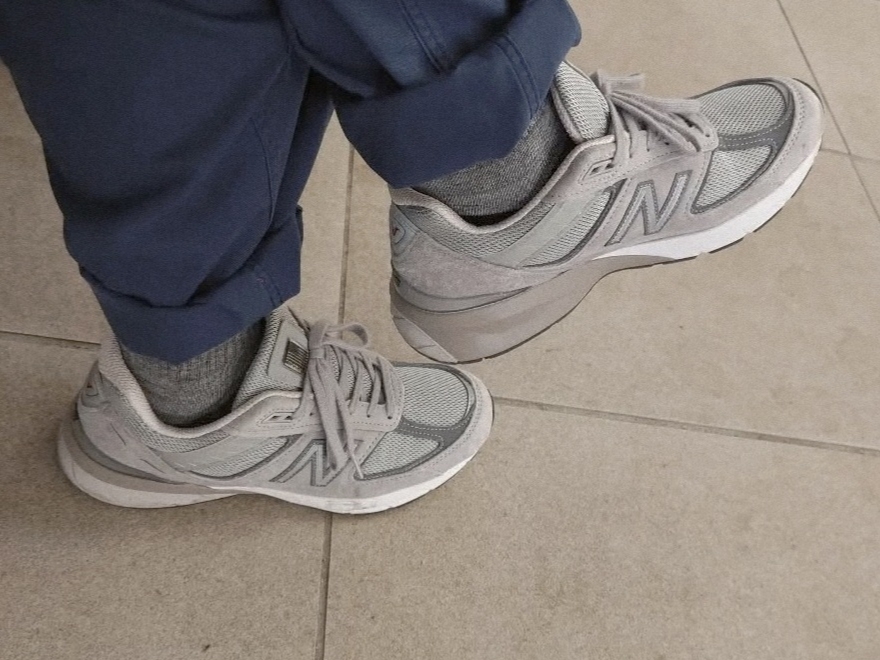 New Balance 990v5 Made in USA Grey - D Standard 착용 스타일