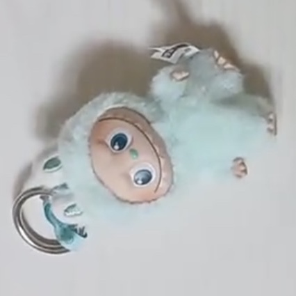 Pop Mart Labubu The Monsters Pin For Love Series Vinyl Plush Pendant (A-M) I (Opened Case) 착용 스타일