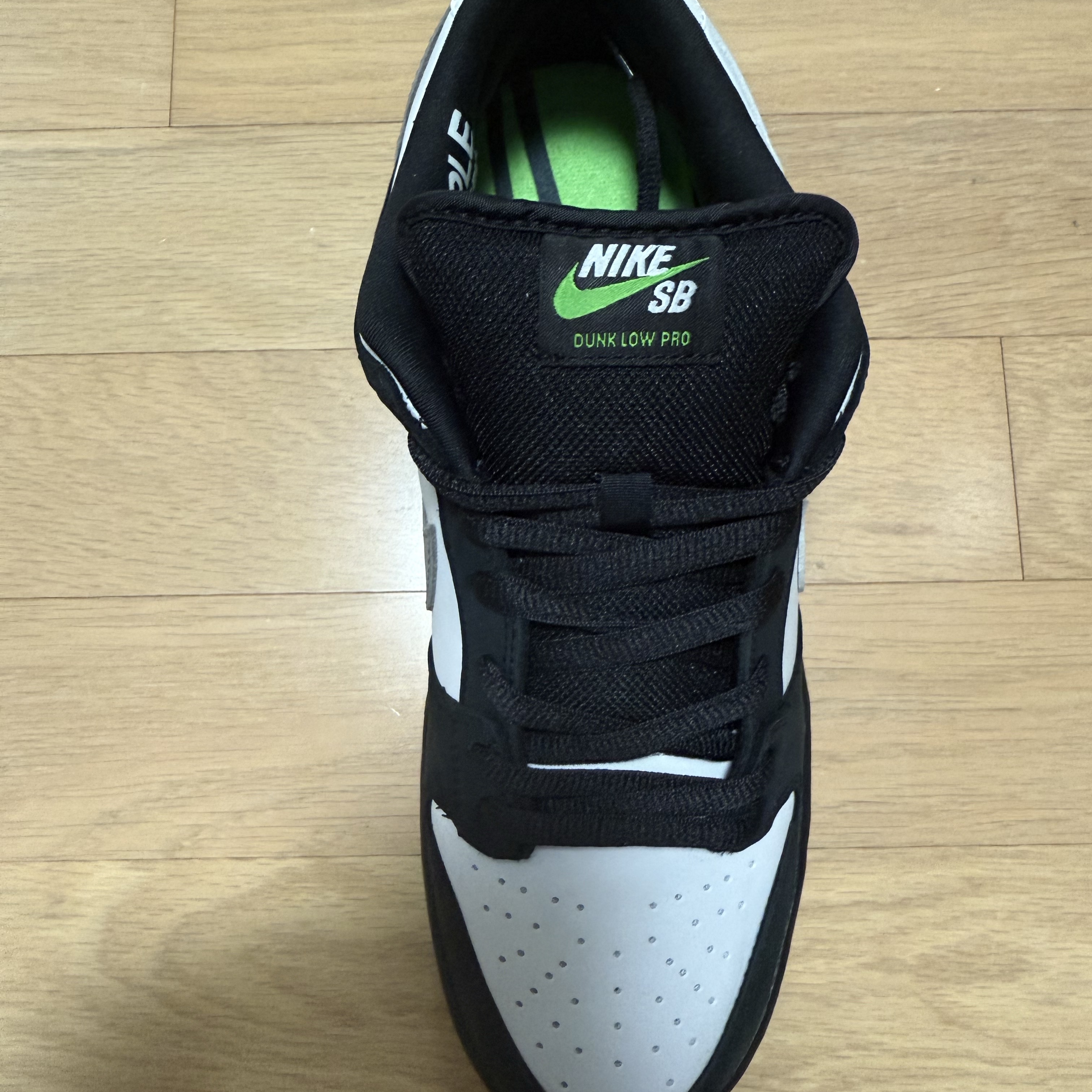 Nike x Staple SB Dunk Low Panda Pigeon 착용 스타일 - 3