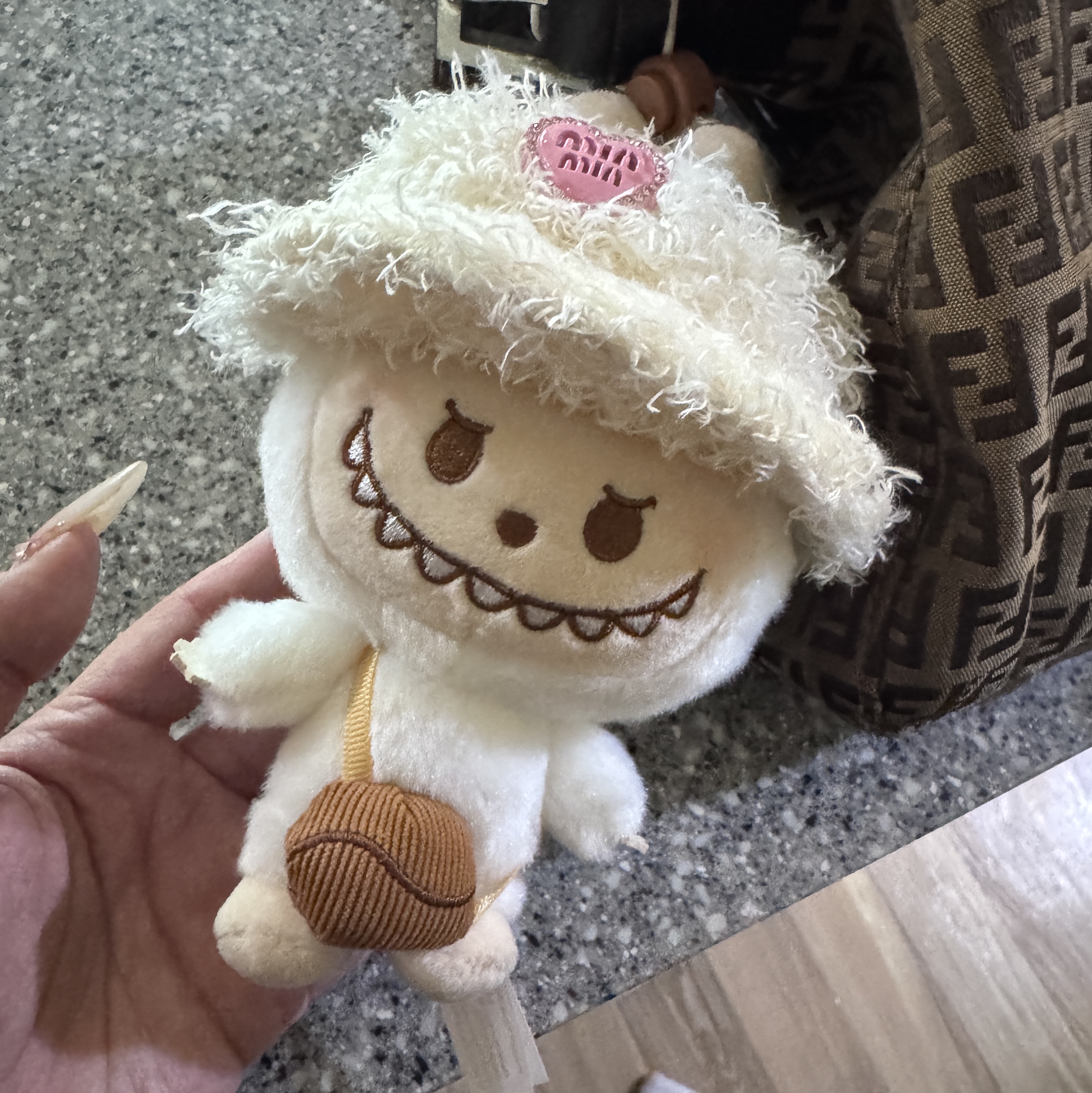 Pop Mart Pop Bean Coffee Factory Series Plush Pendant Sealed Case (4 Blind Boxes), Pop Mart Pop Bean Coffee Factory Series Plush Pendant Sealed Case (1 Blind Box) 착용 스타일