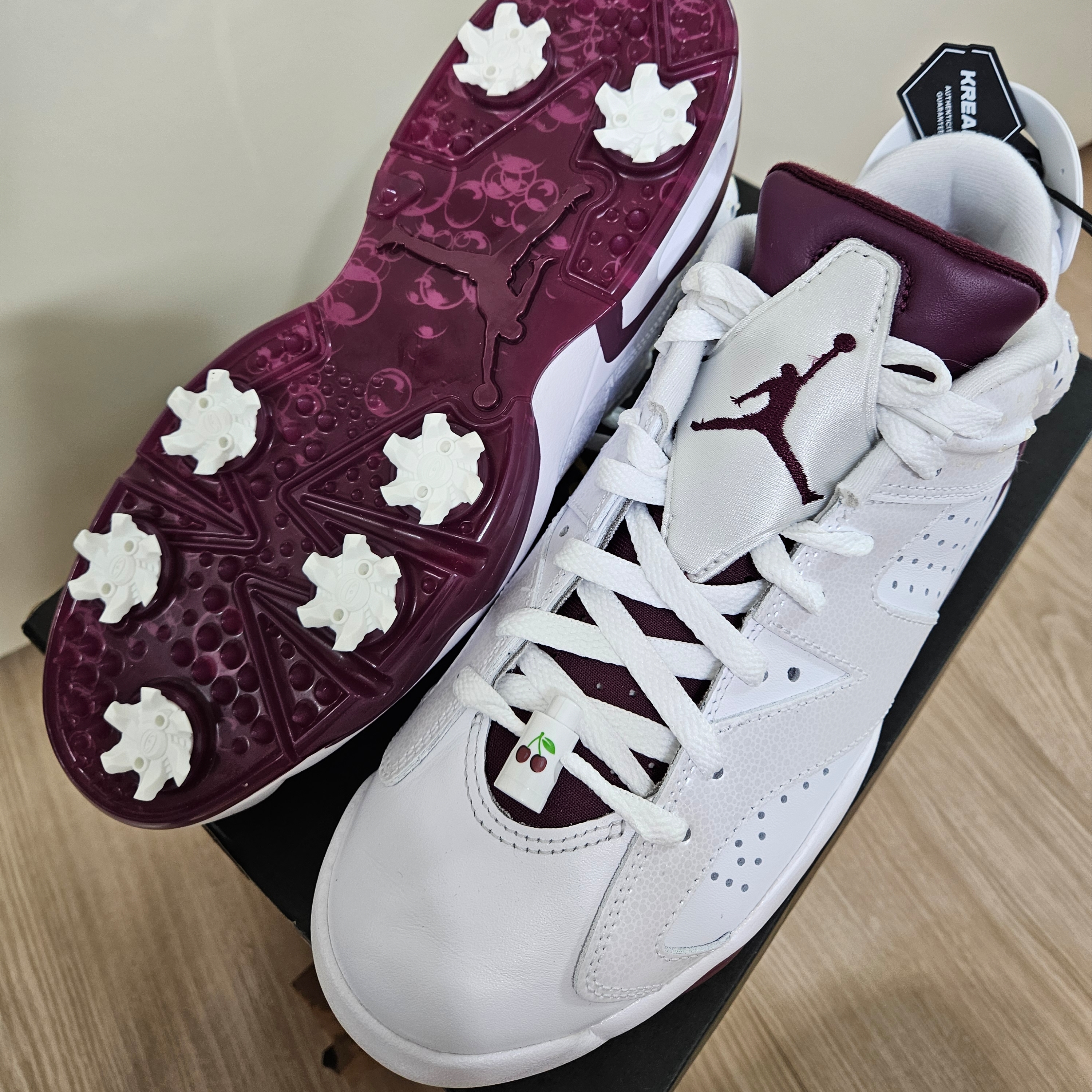 Jordan 6 Retro Low Golf White and Bordeaux 착용 스타일