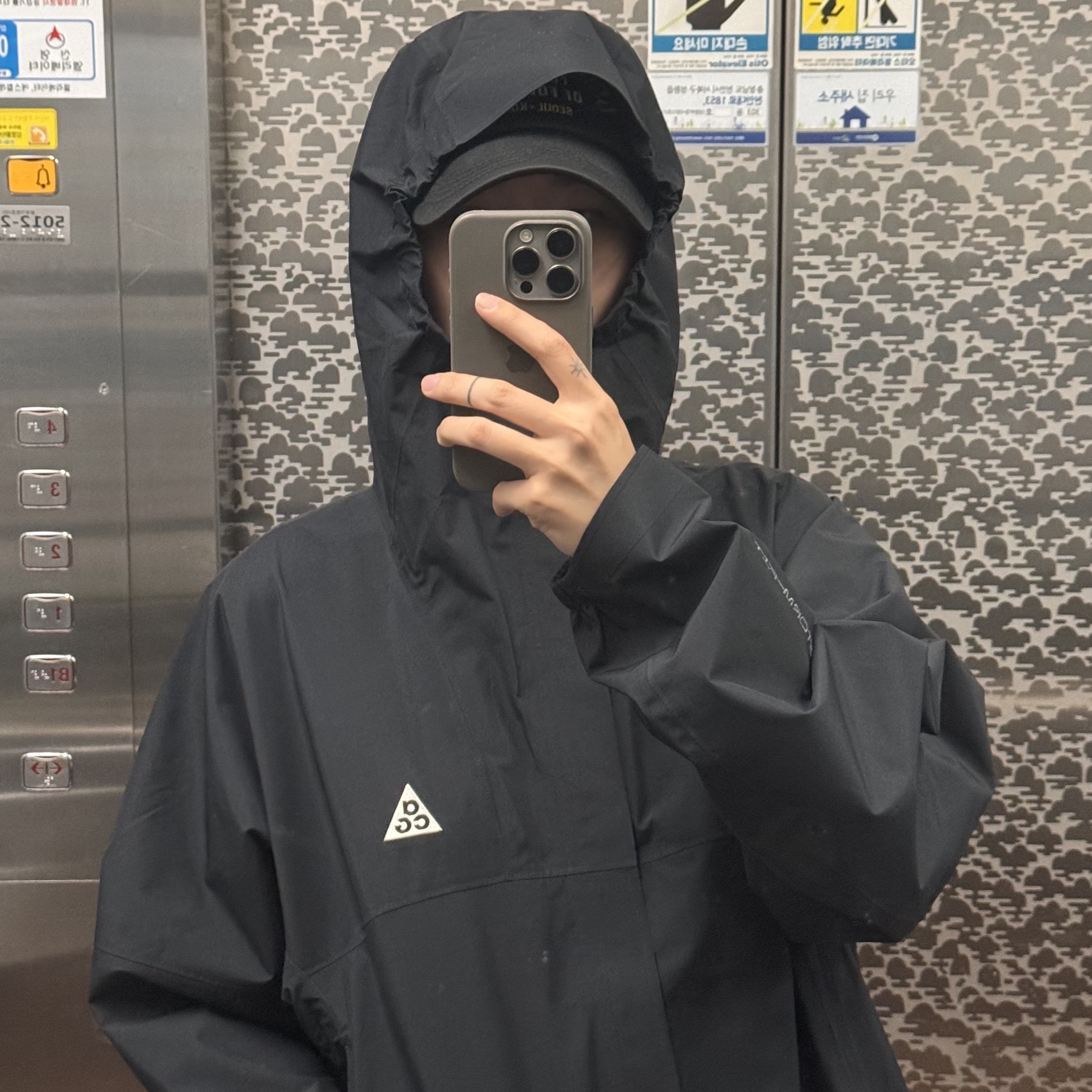 Nike ACG Storm-Fit ADV Cascade Rains Full Zip Jacket Black - Asia 착용 스타일