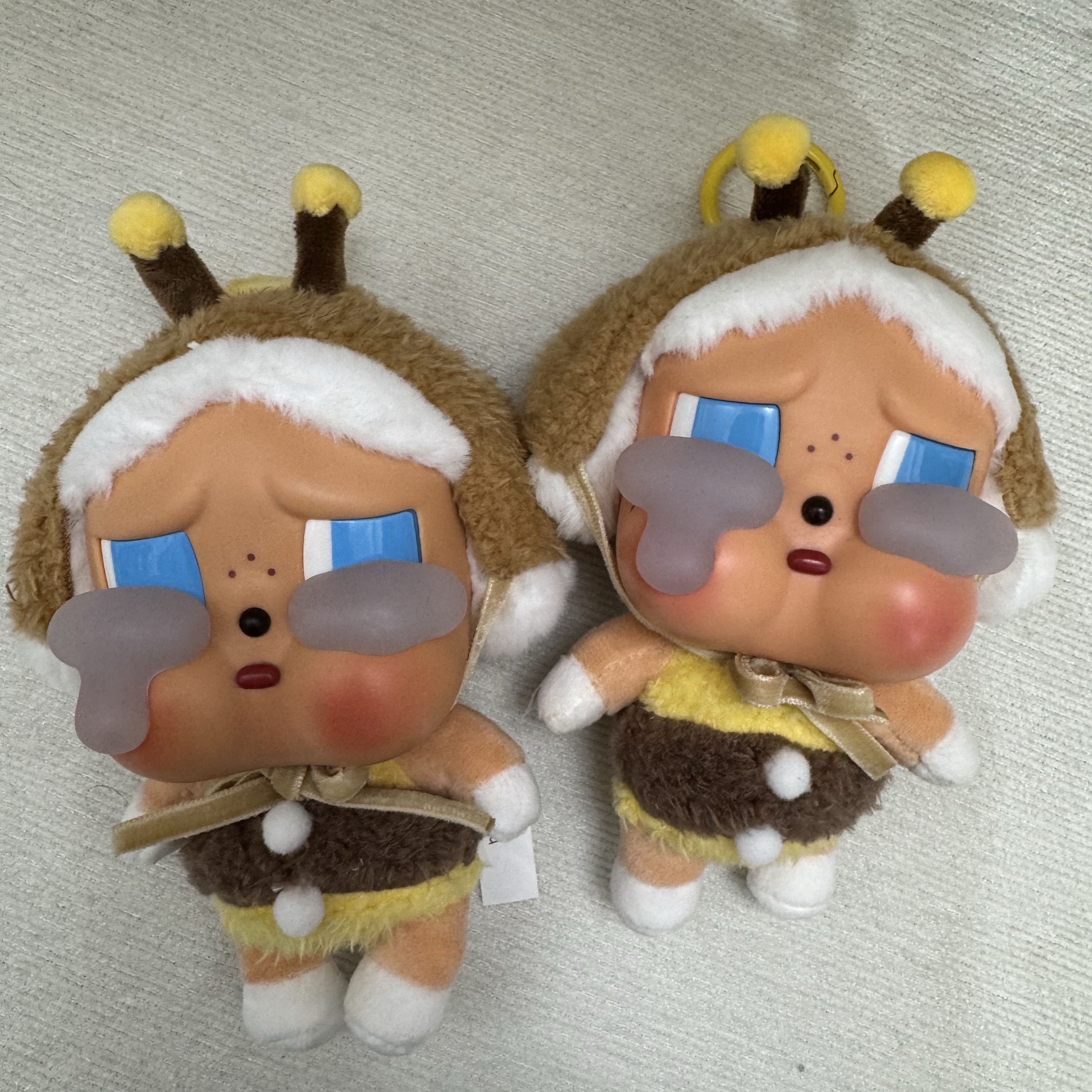 Pop Mart Crybaby Crying Again Series Plush Keyring Sealed Case (1 Blind Box) 착용 스타일
