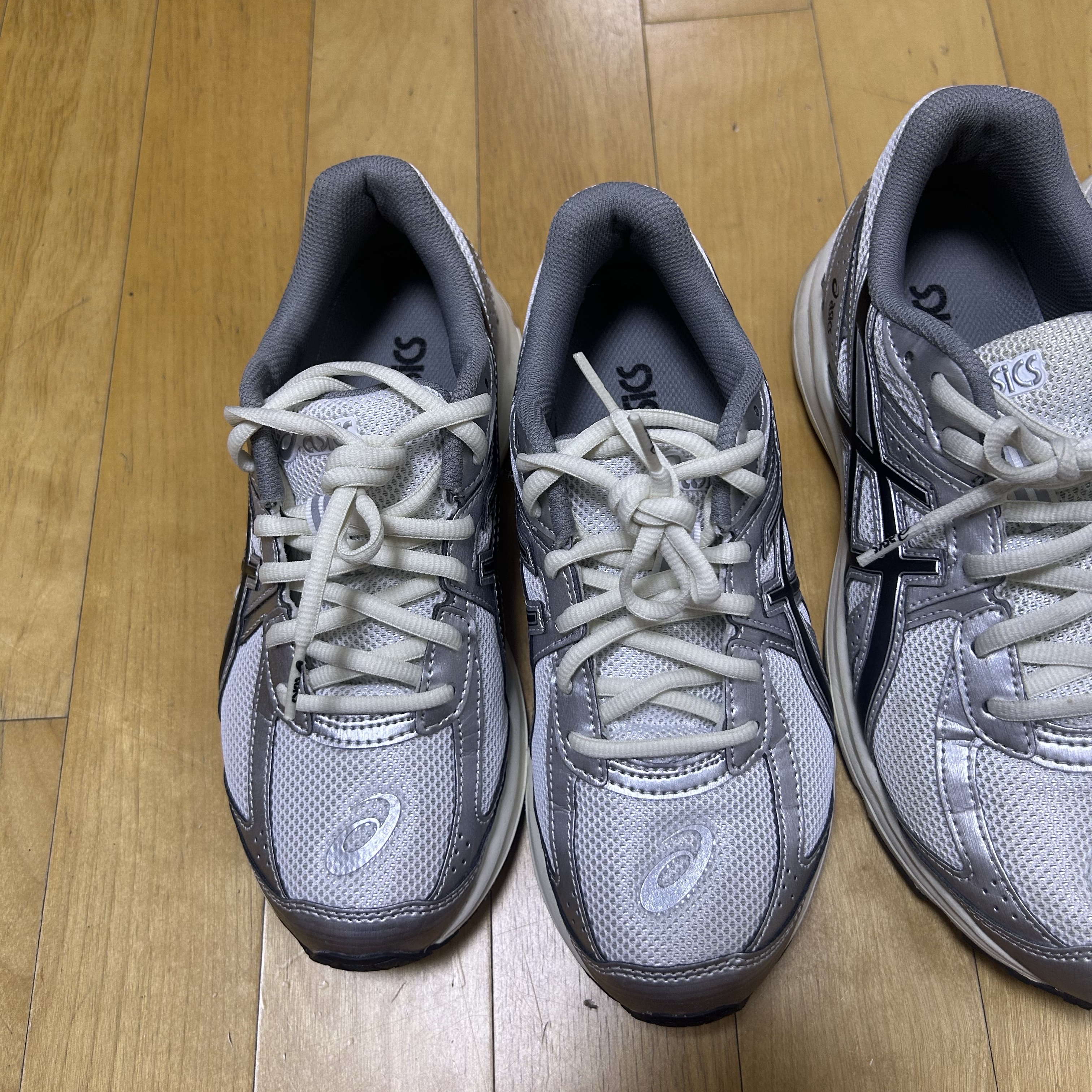 Asics Jog 100 S White Black - 2E Wide 착용 스타일