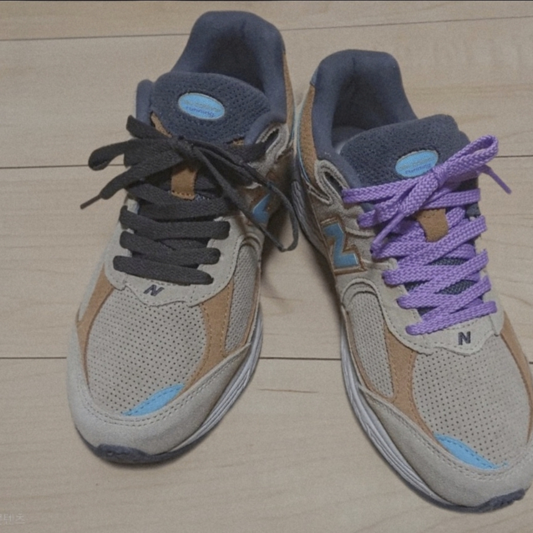 New Balance x J.Crew 2002R Incense 착용 스타일