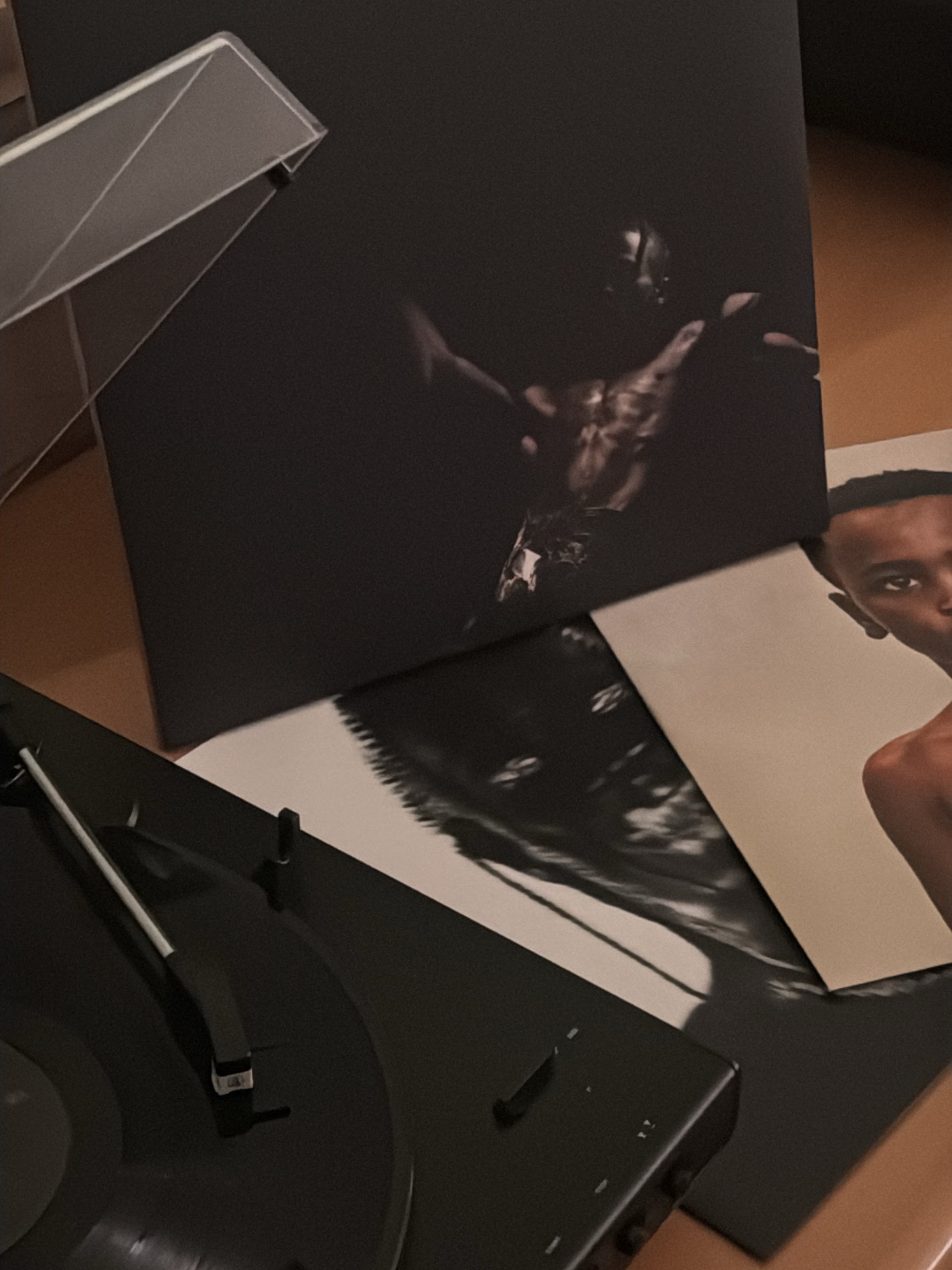Travis Scott Utopia Vinyl Cover 1 (2LP) 착용 스타일 - 1