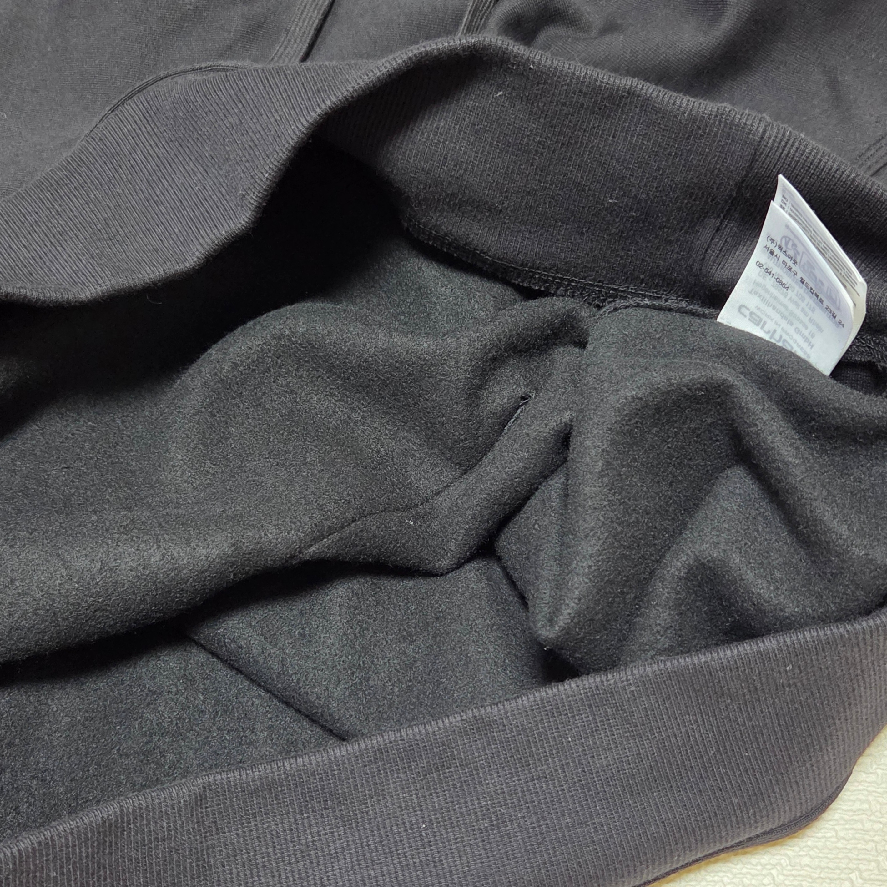 Carhartt WIP Hooded American Script Sweatshirt Black 착용 스타일 - 5