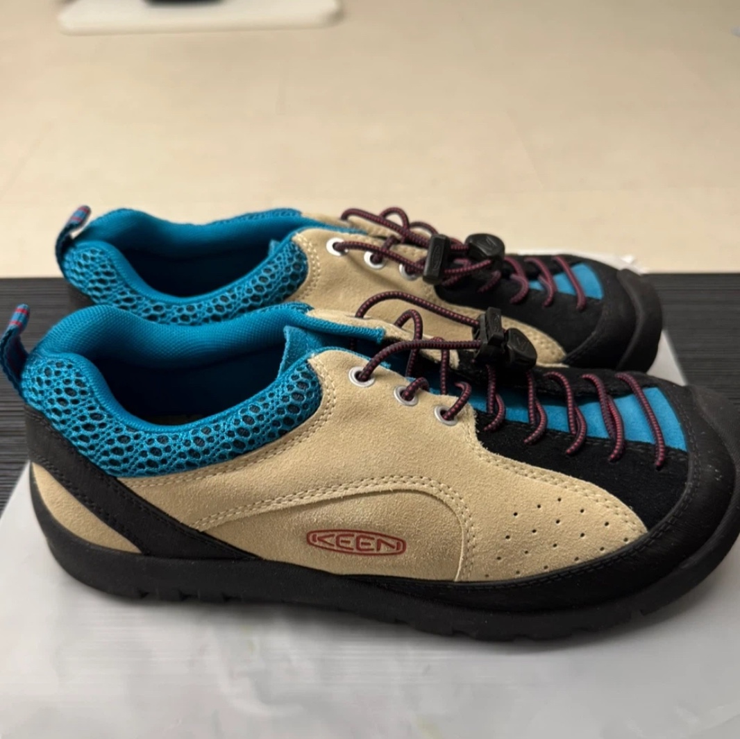 Keen Jasper Rocks SP Sneakers Beige 착용 스타일
