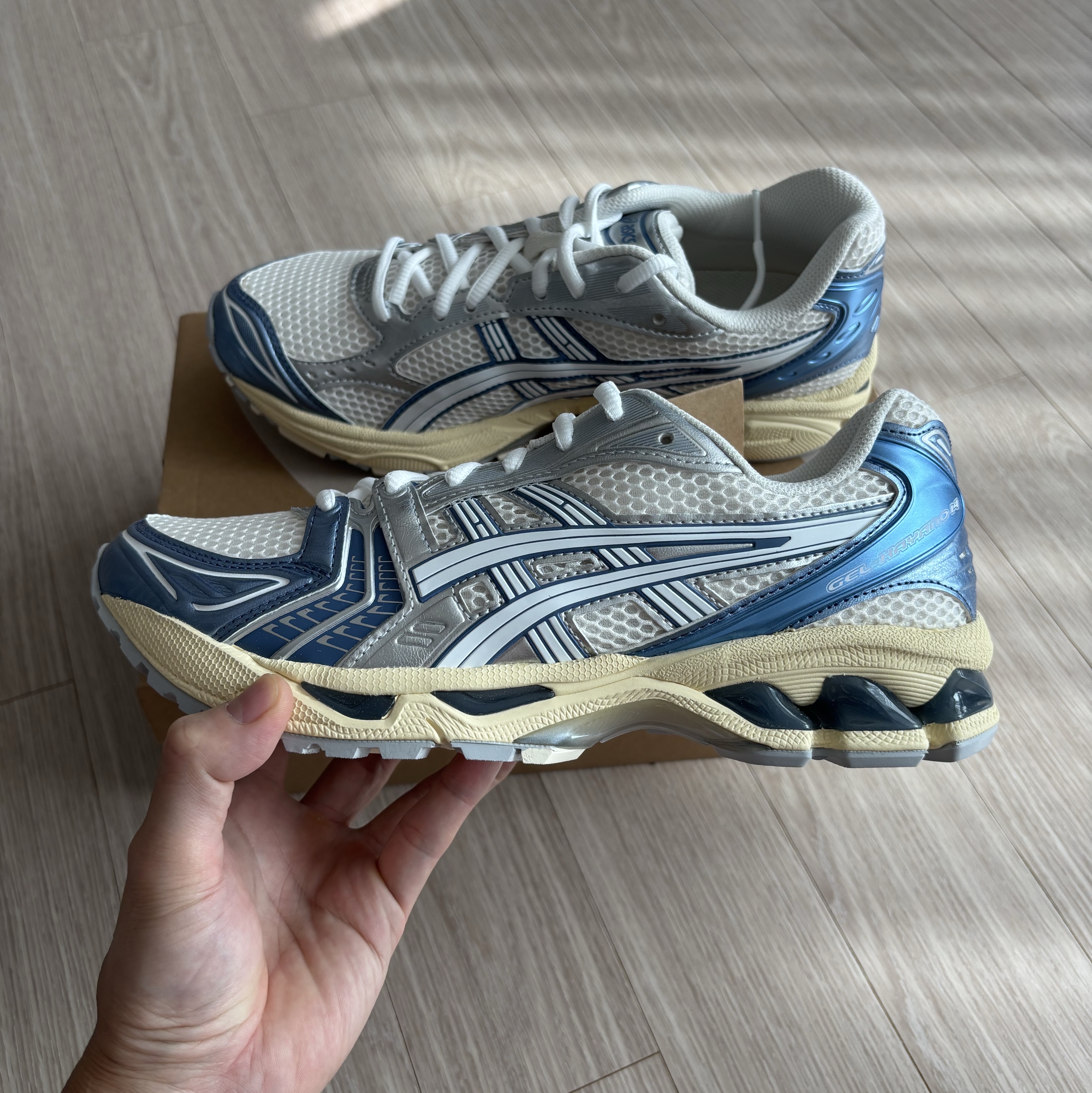 Asics Gel-Kayano 14 Metallic Blue 착용 스타일 - 2
