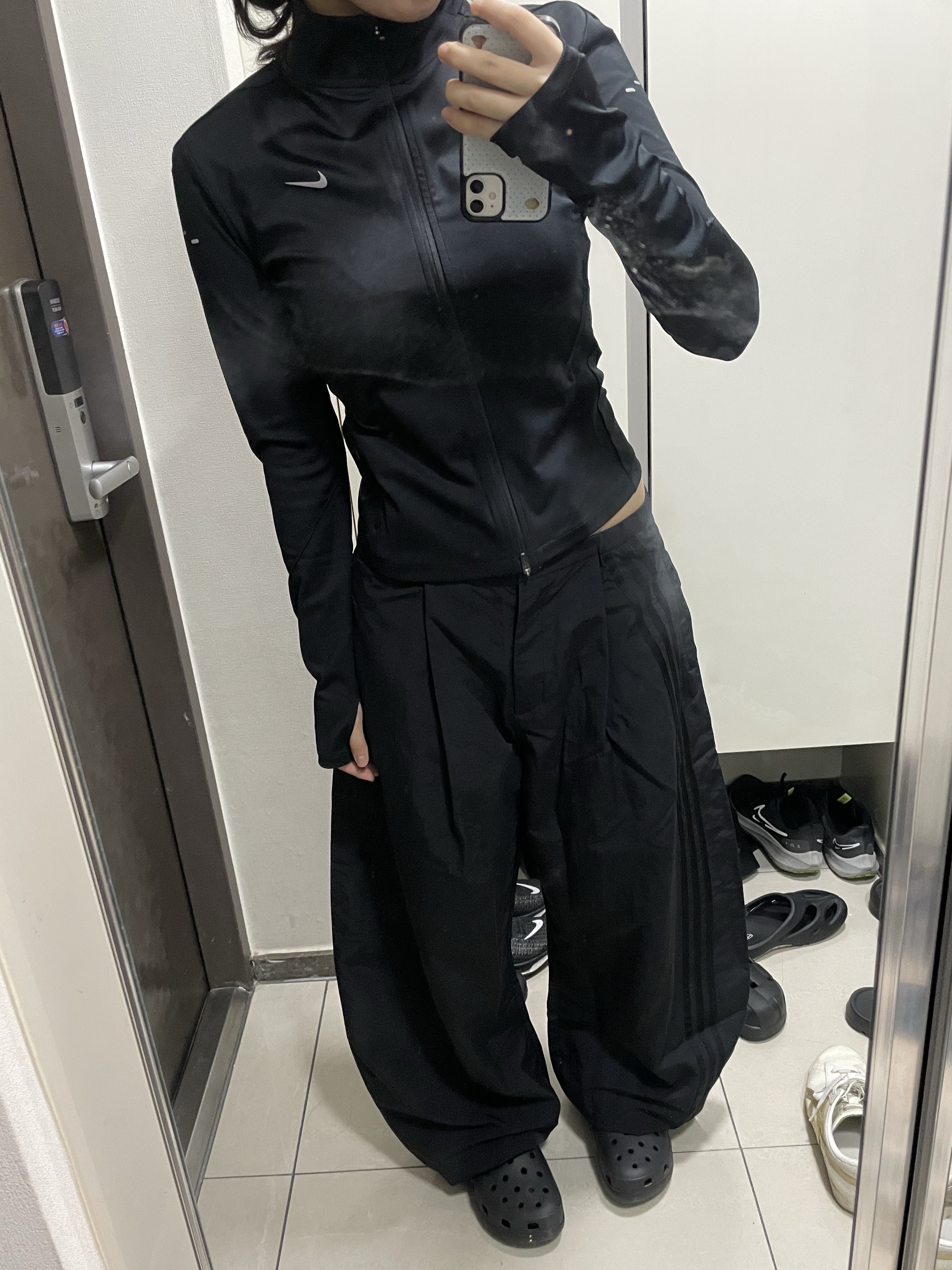 (W) Adidas Originals Asymmetric 3-Stripes Woven Pants Black - US Sizing 착용 스타일 - 1