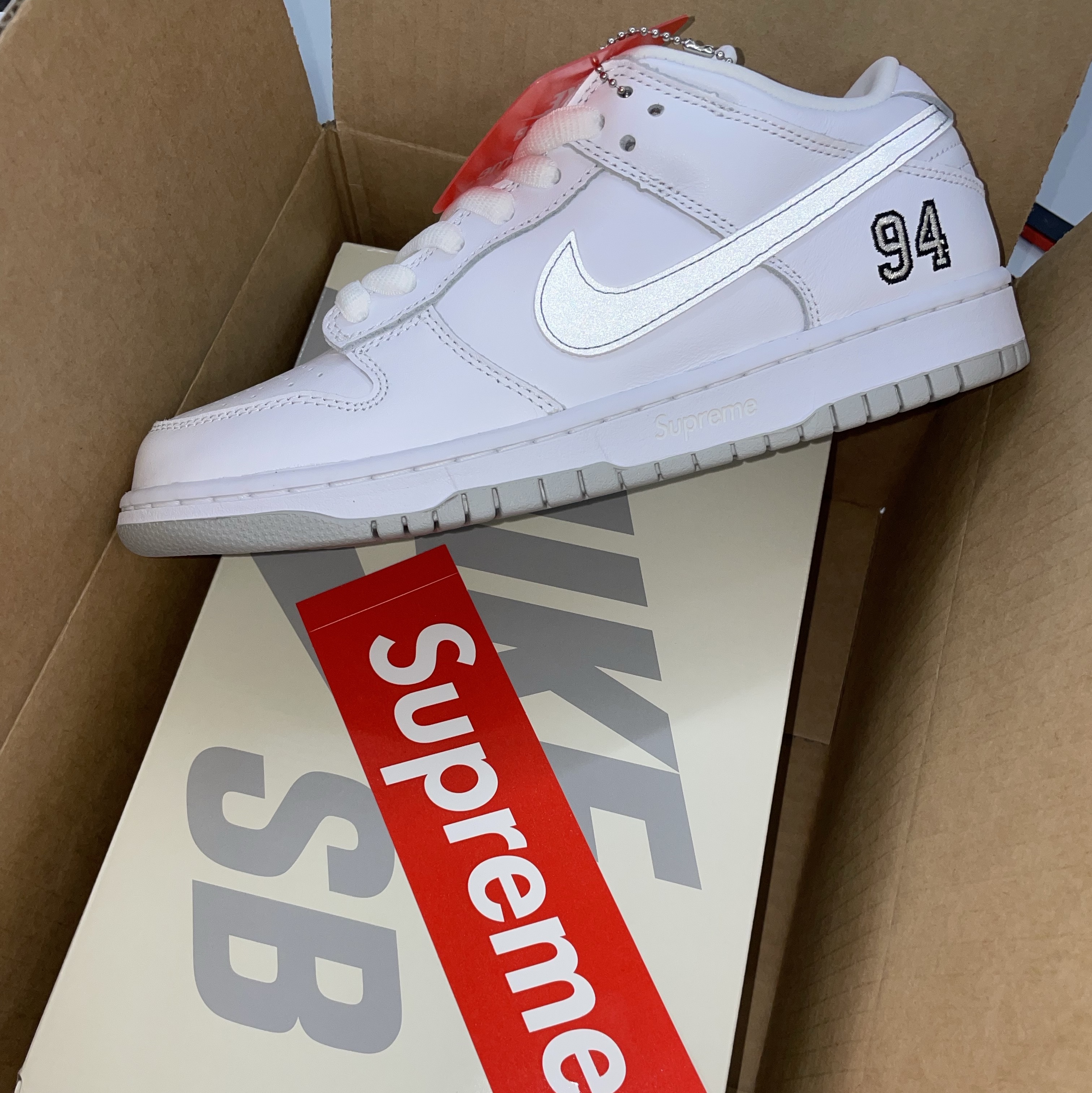 Nike x Supreme SB Dunk Low White, Nike x SBTG Dunk SB Low 착용 스타일 - 3