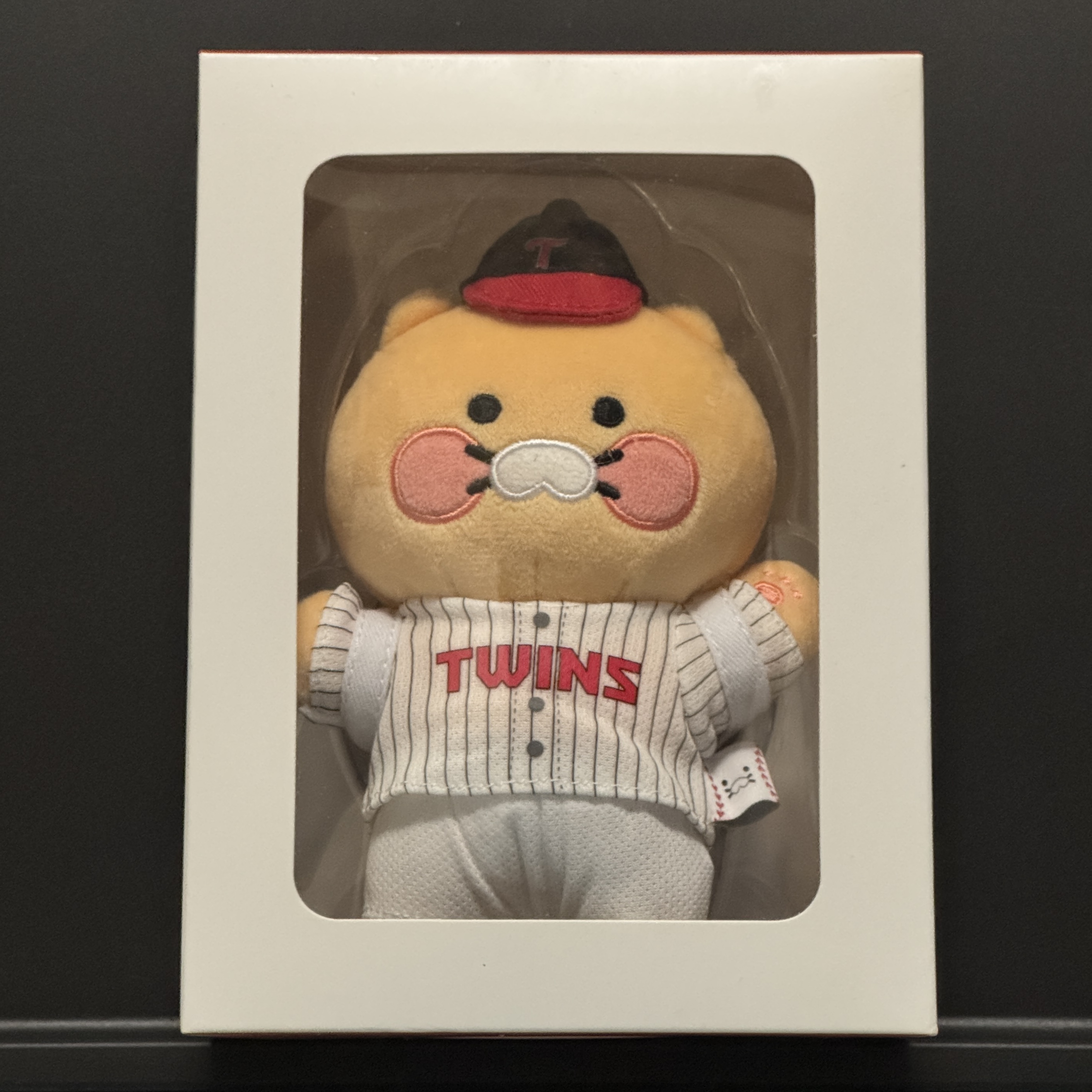 KBO x Kakao Friends Choonsik Keyring LG Twins V4 착용 스타일