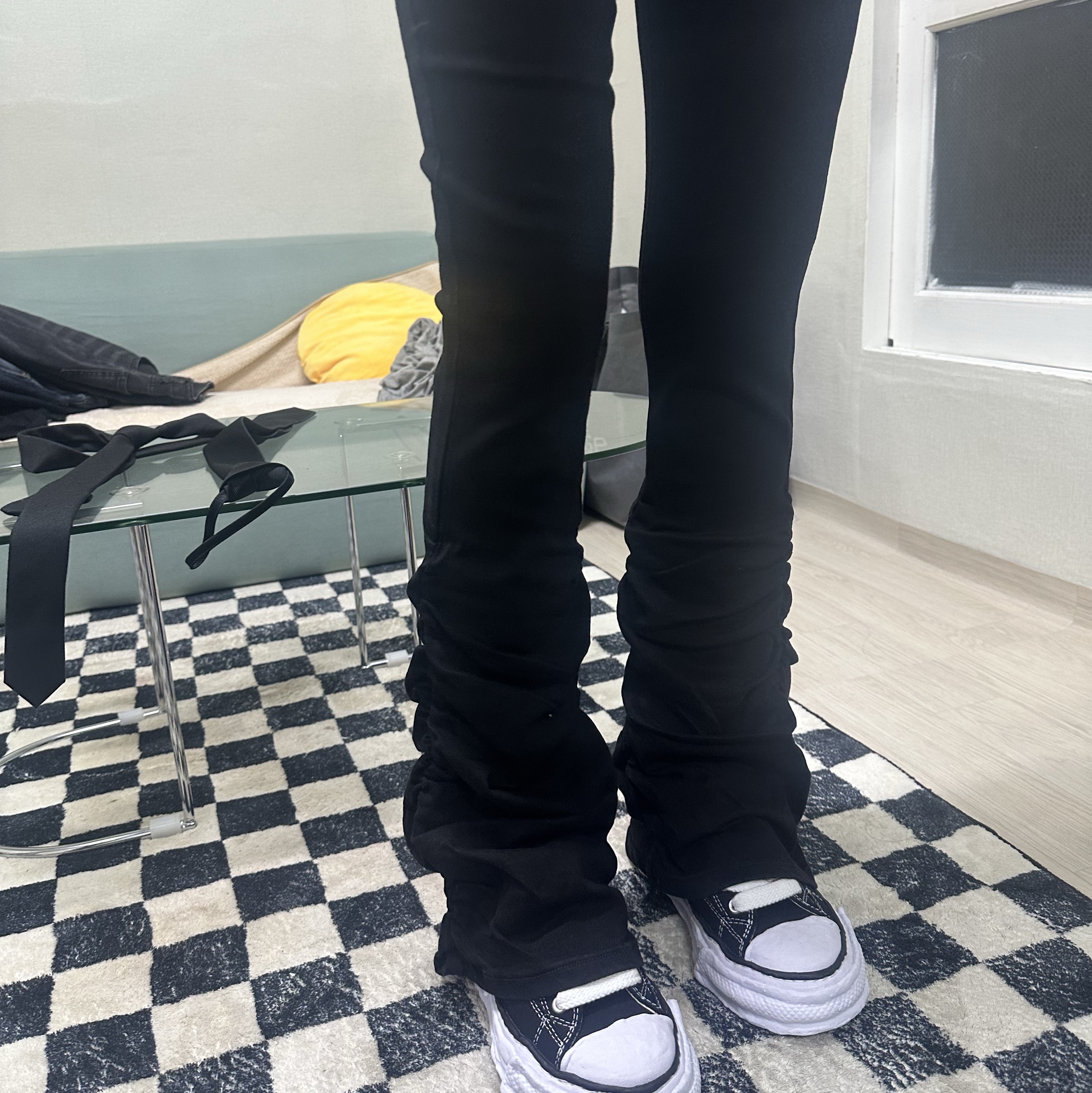 Maison Mihara Yasuhiro Peterson23 OG Sole Canvas Low-top Sneakers Black 착용 스타일