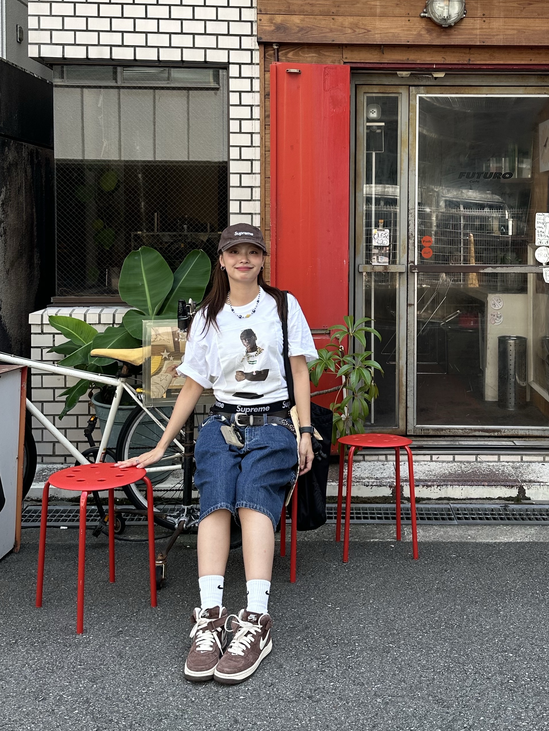 Supreme x Nike Denim Short Indigo - 24SS, Supreme Tyler The Creator T-Shirt White - 24FW 착용 스타일 - 3