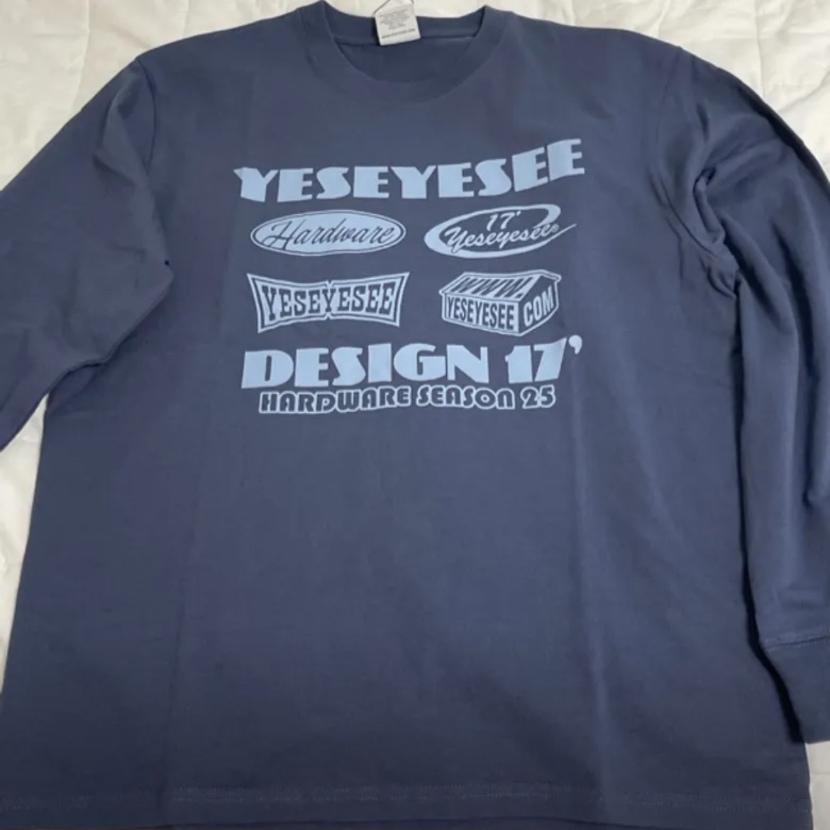 YESEYESEE Y.E.S Hardware L/S Light Navy 착용 스타일