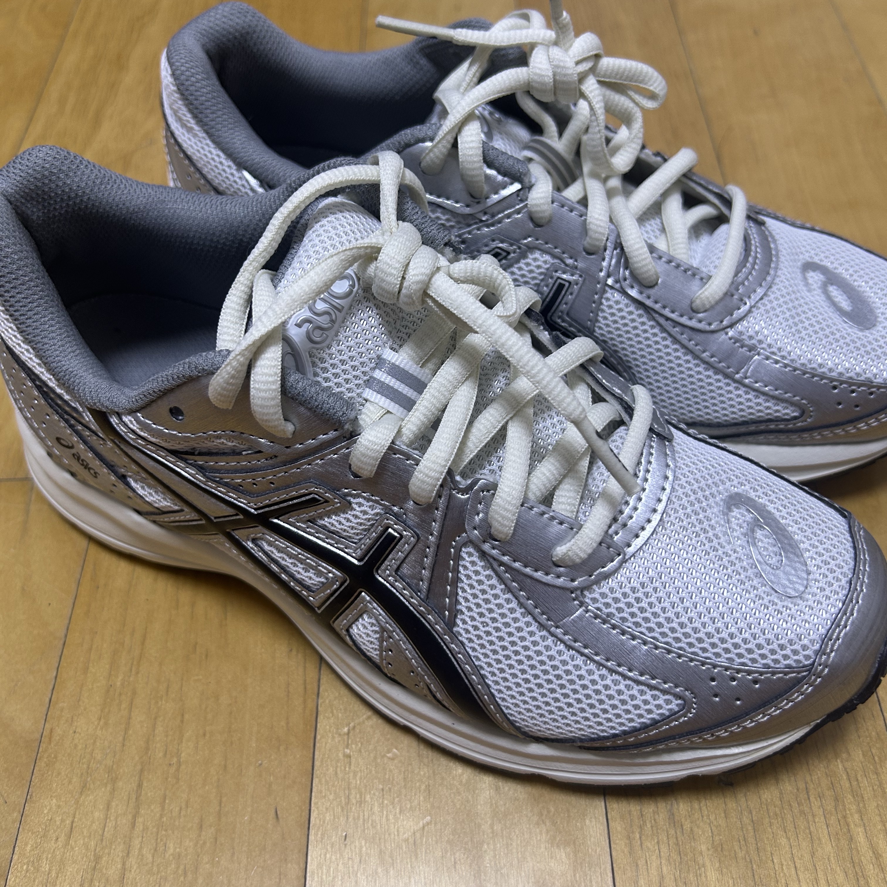 Asics Jog 100 S White Black - 2E Wide 착용 스타일