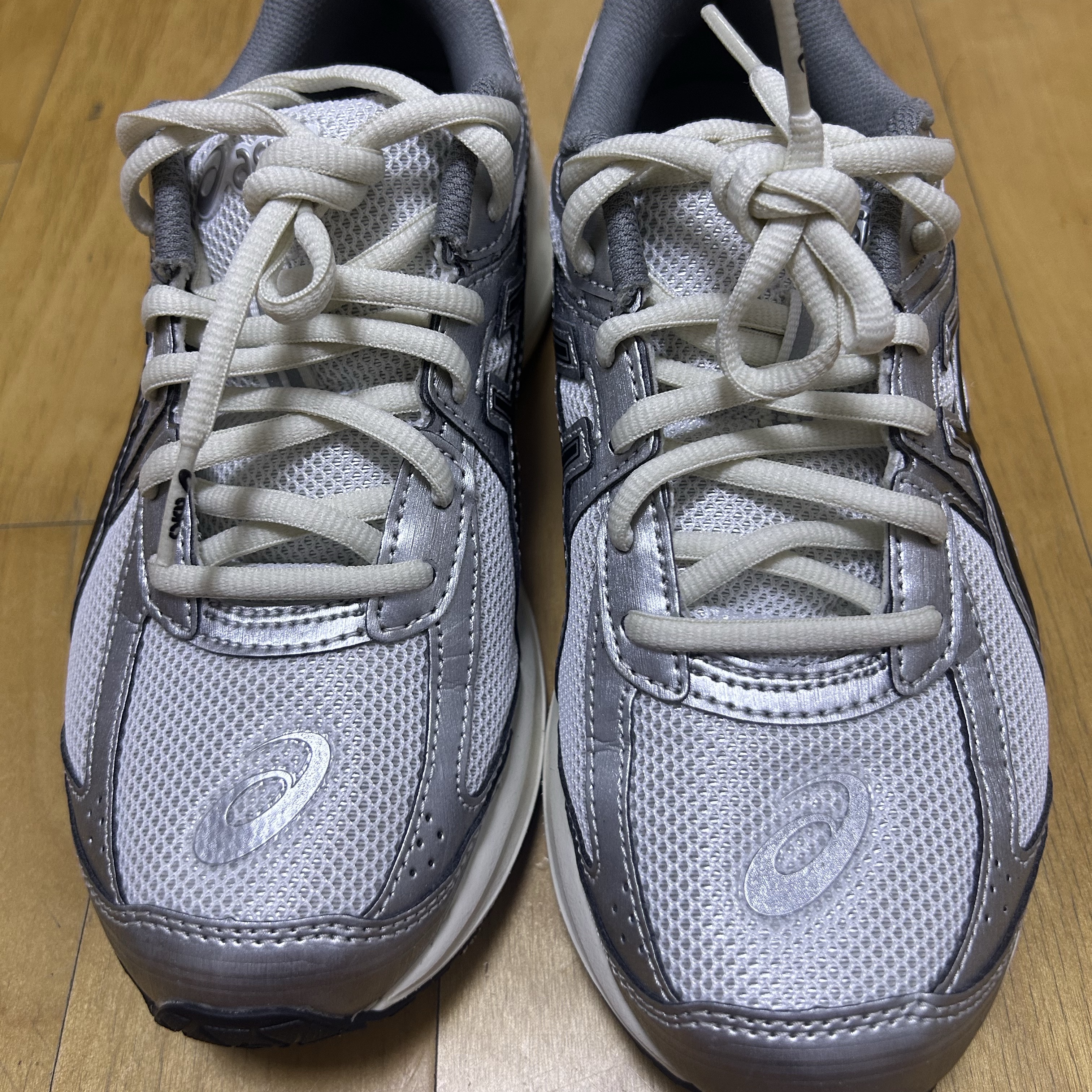 Asics Jog 100 S White Black - 2E Wide 착용 스타일